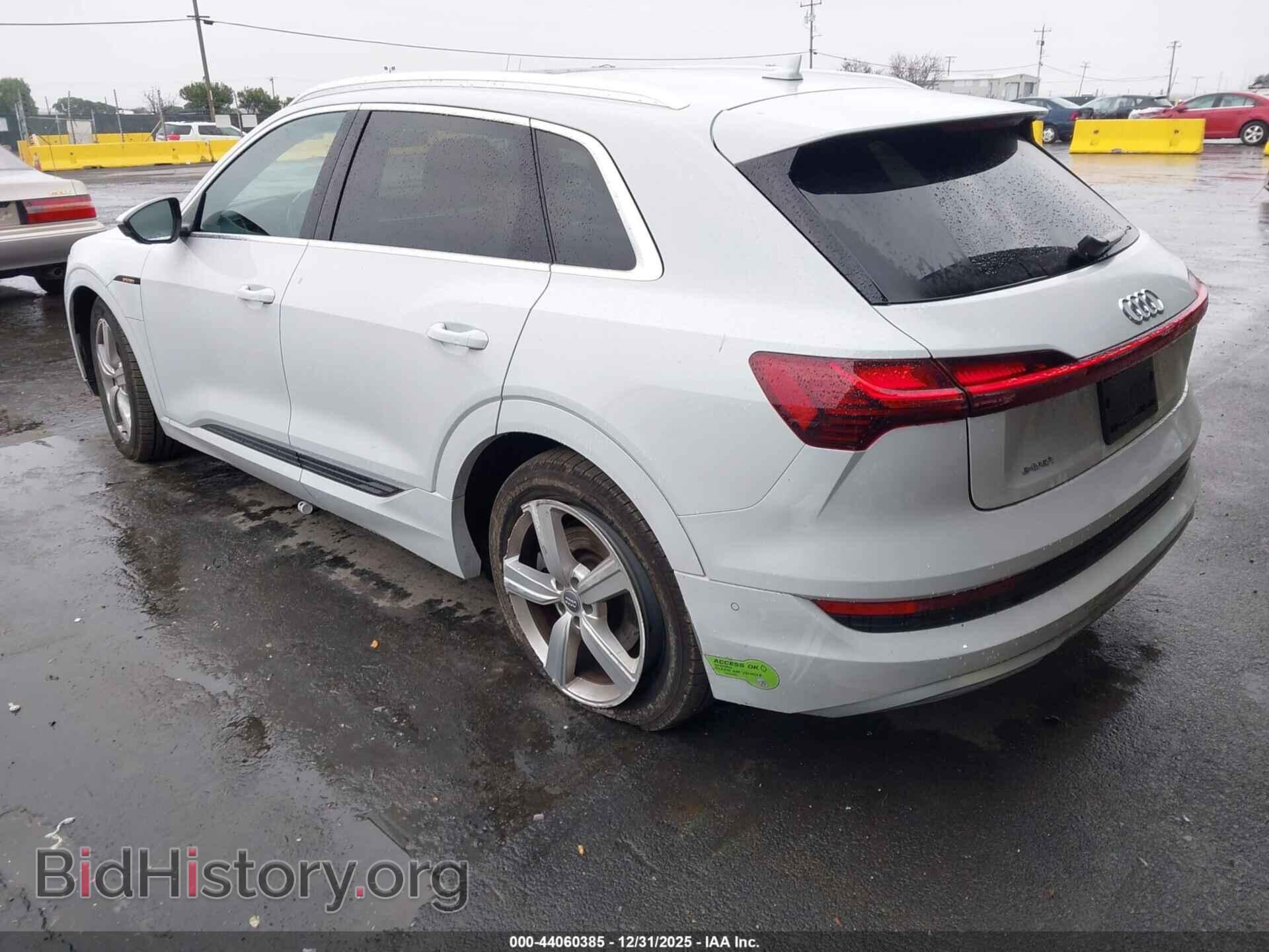 2019 AUDI E-TRON - VIN: WA1LAAGE1KB023810 - Фото 3