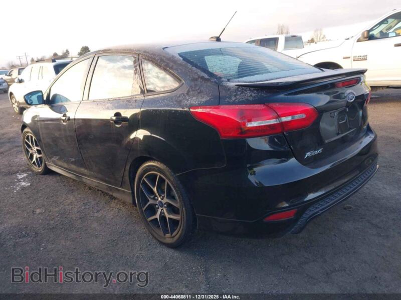 2016 Ford FOCUS (VIN 1FADP3F22GL363471) — photo 3 of 12