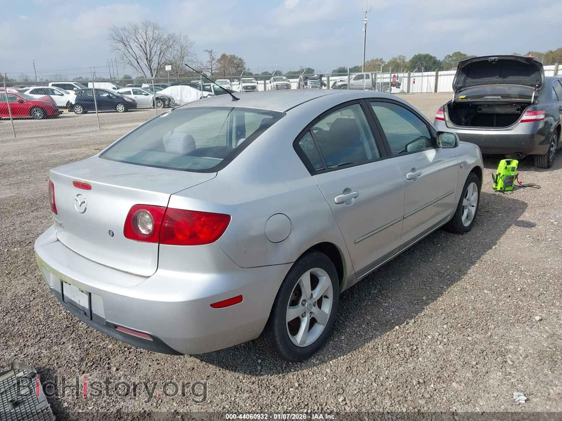 2005 MAZDA MAZDA3 - VIN: JM1BK12F451282509 - Фото 4
