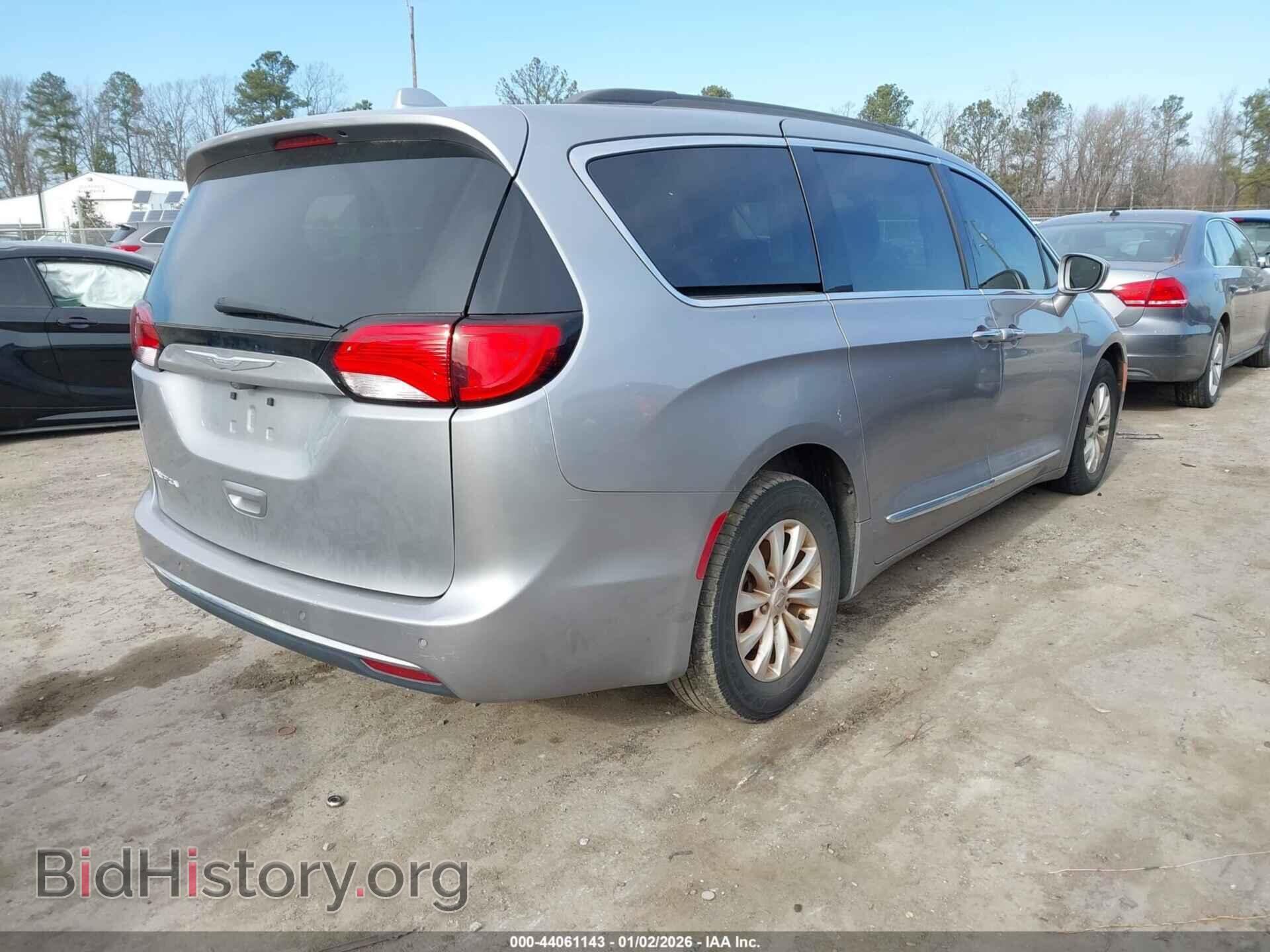 2017 CHRYSLER PACIFICA - VIN: 2C4RC1BG4HR598187 - Фото 4