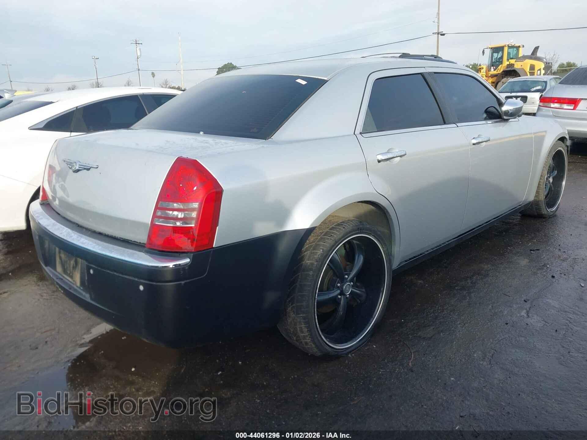 2005 CHRYSLER 300C - VIN: 2C3AA63H35H608348 - Фото 4