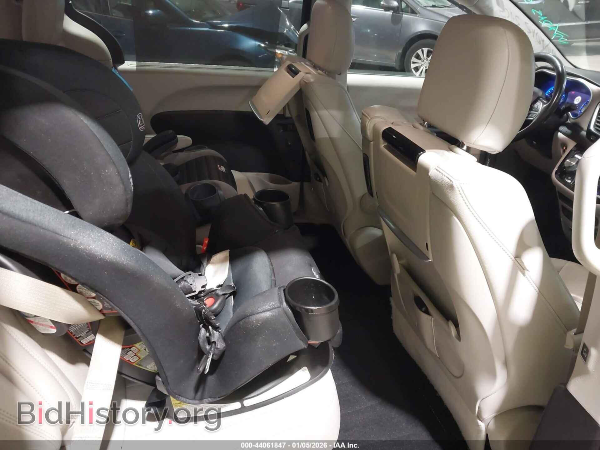 2019 CHRYSLER PACIFICA - VIN: 2C4RC1EG4KR570280 - Фото 8