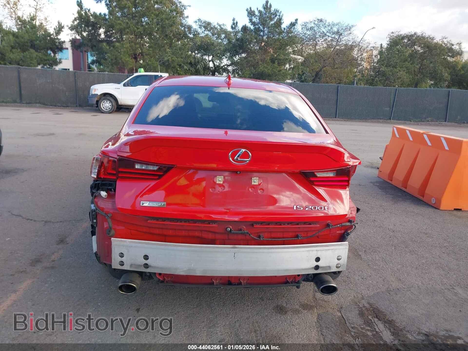 2016 LEXUS IS 200T - VIN: JTHBA1D22G5016381 - Photo 17