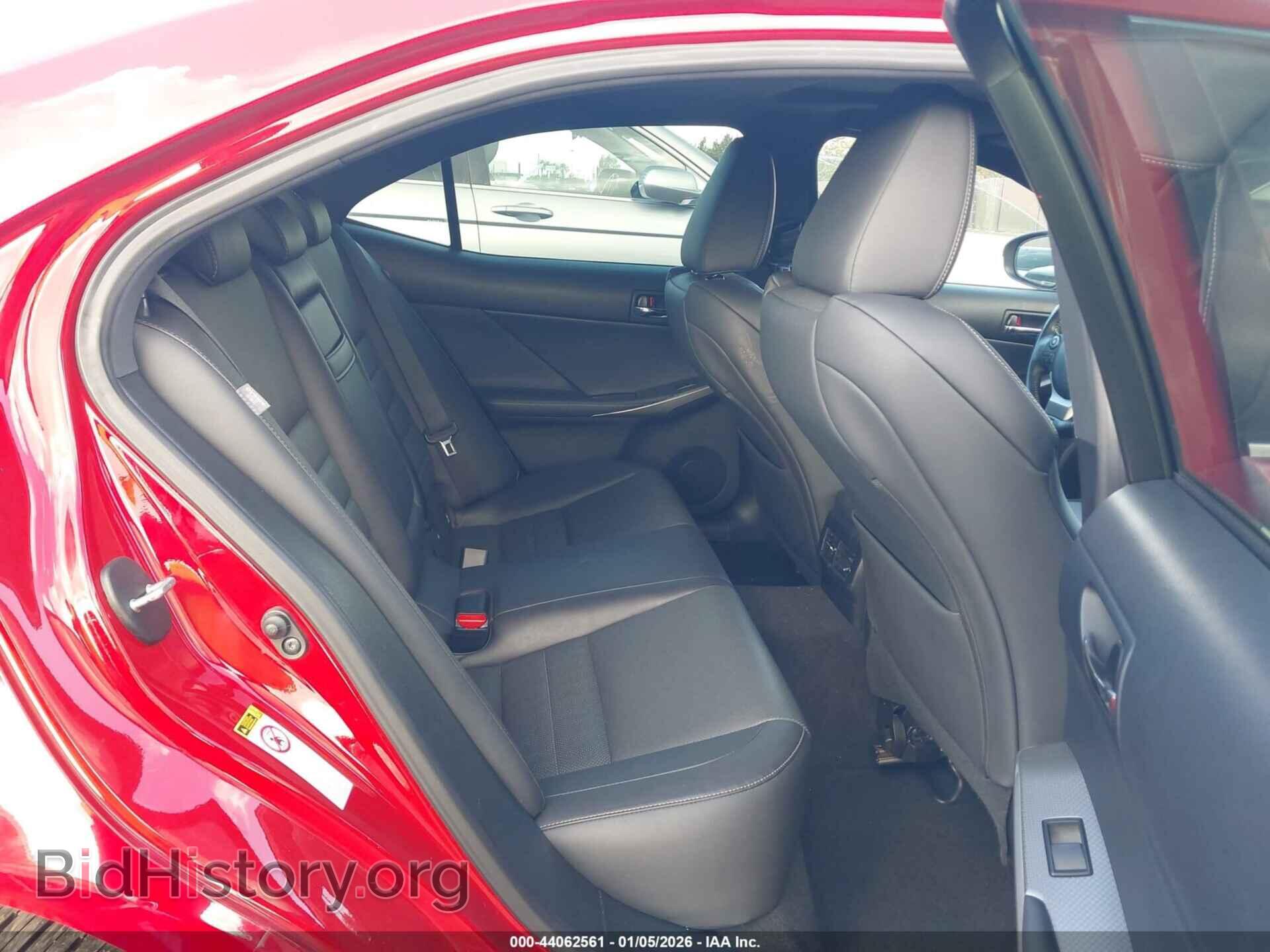 2016 LEXUS IS 200T - VIN: JTHBA1D22G5016381 - Photo 8