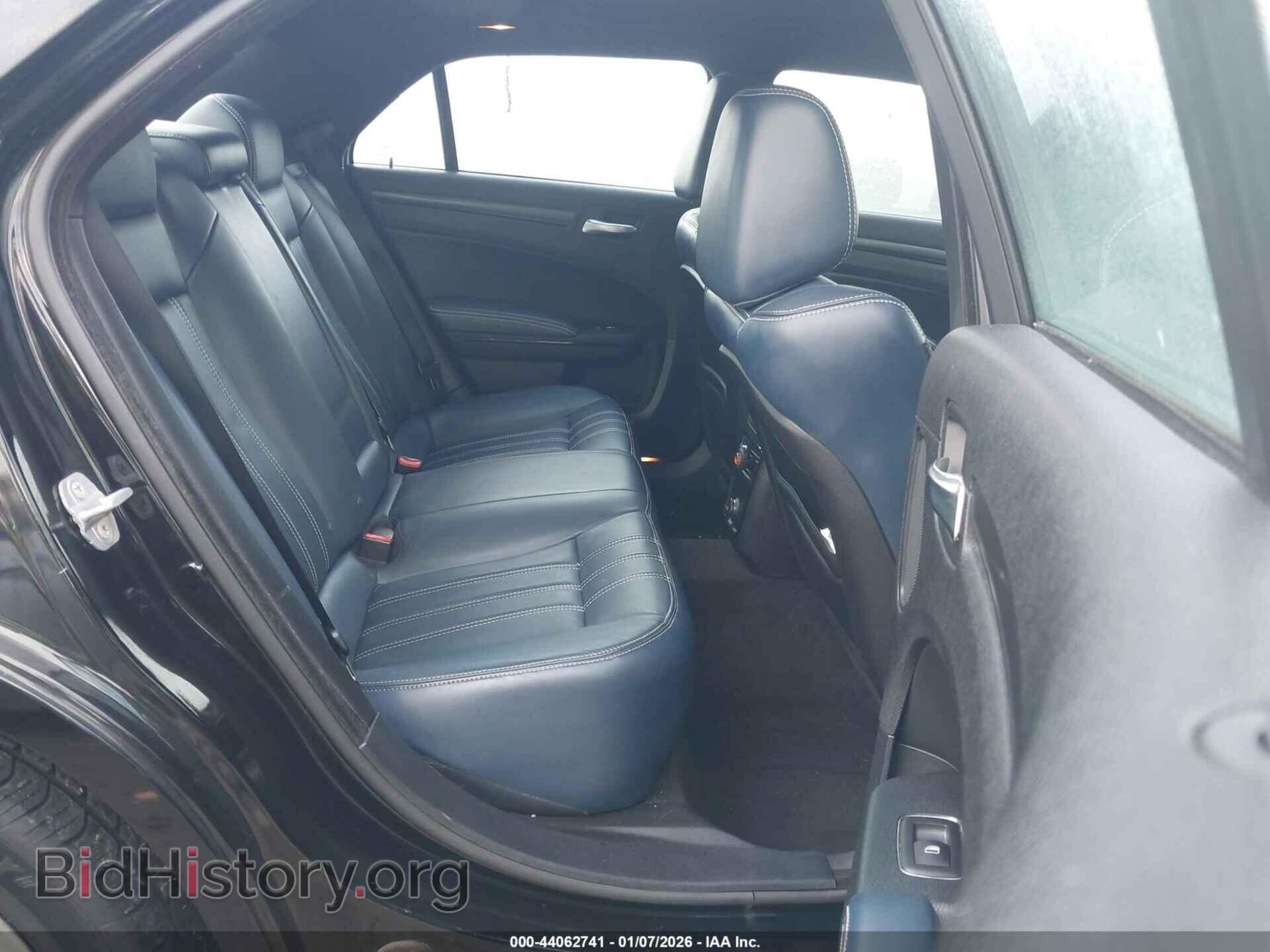2014 CHRYSLER 300 - VIN: 2C3CCABG6EH222117 - Фото 8