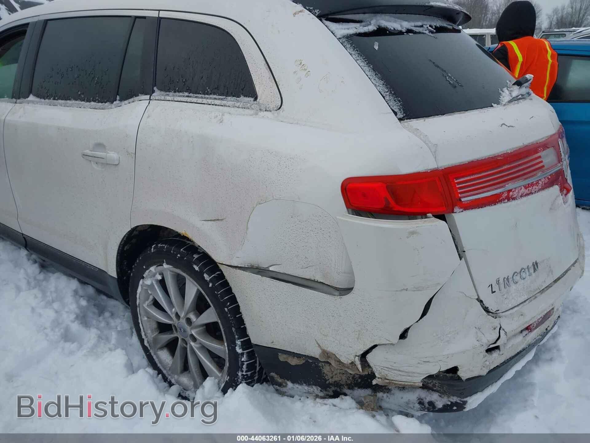 2012 LINCOLN MKT - VIN: 2LMHJ5ATXCBL50633 - Фото 3