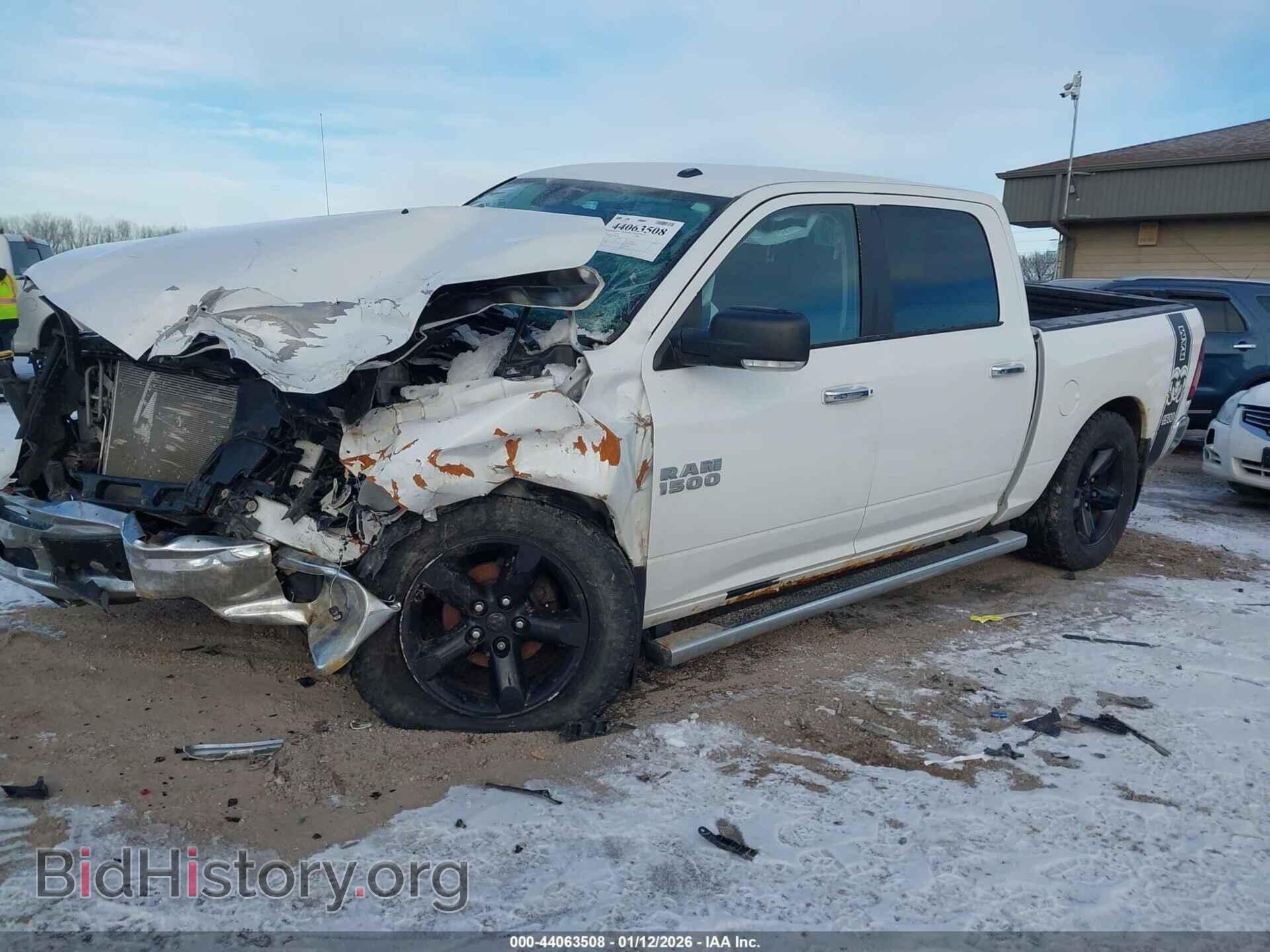 2015 RAM 1500 - VIN: 3C6RR7LT8FG666188 - Фото 2