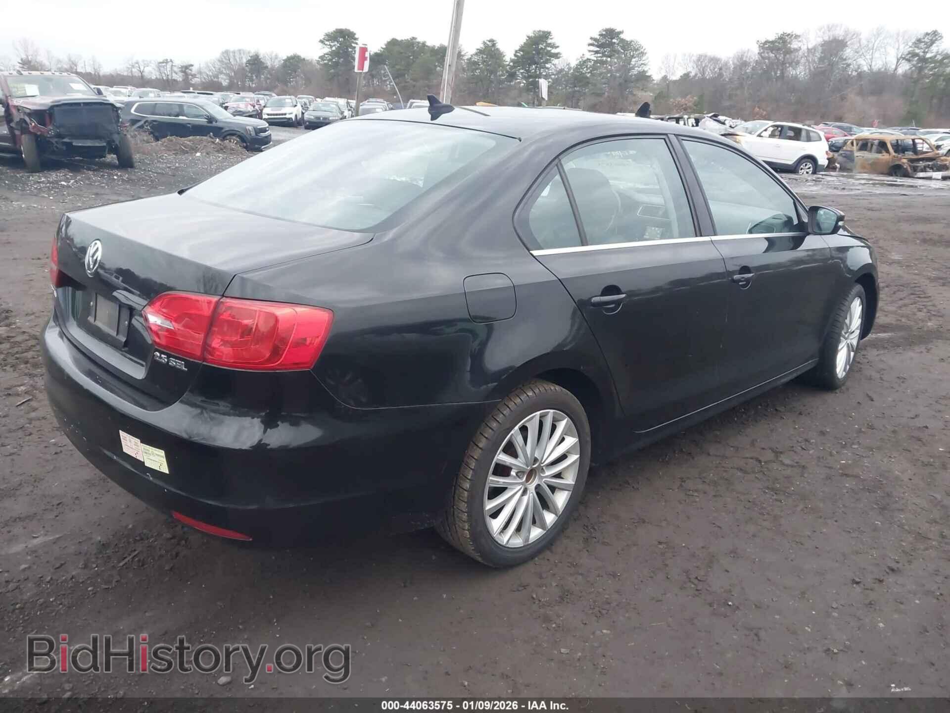 2011 VOLKSWAGEN JETTA - VIN: 3VWLZ7AJ4BM371775 - Фото 4