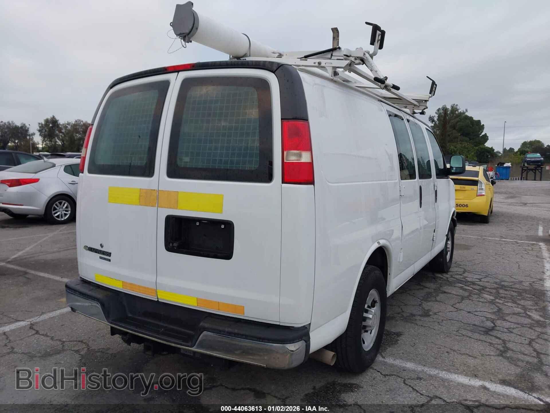2014 CHEVROLET EXPRESS 2500 - VIN: 1GCWGFCB2E1136654 - Фото 4