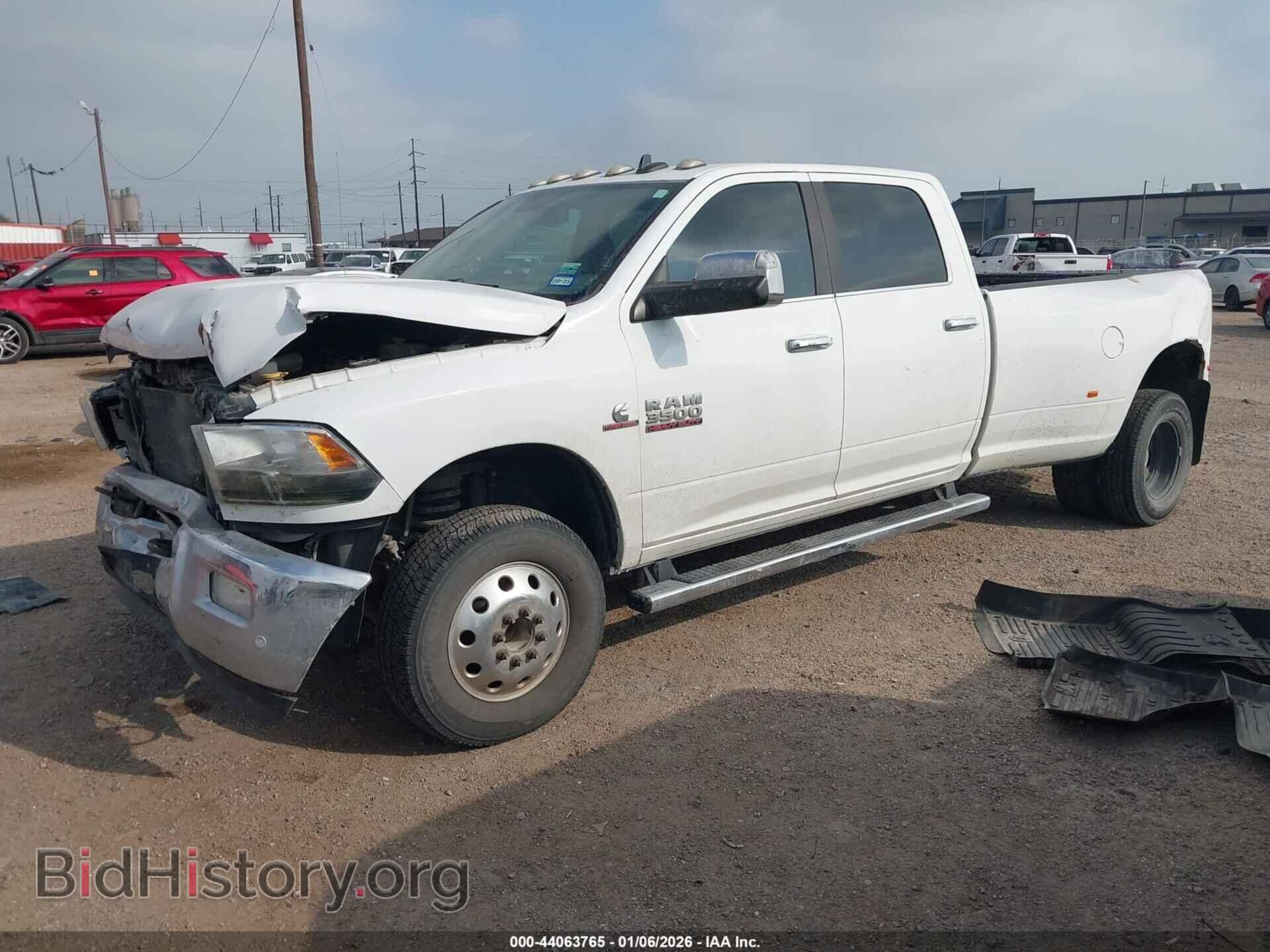 2018 RAM 3500 - VIN: 3C63RRHLXJG331100 - Фото 2
