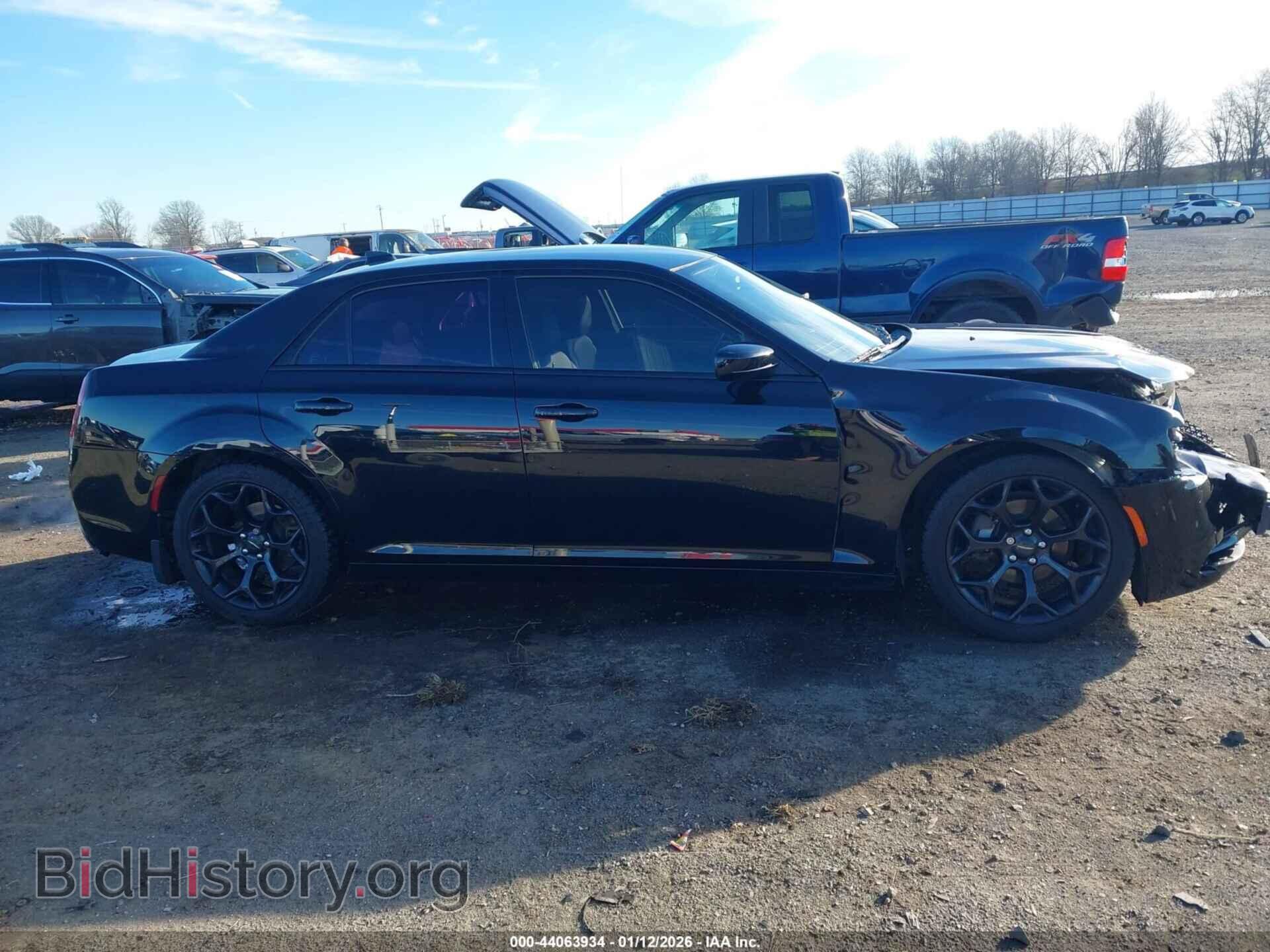 2019 CHRYSLER 300 - VIN: 2C3CCAAG3KH564962 - Фото 13