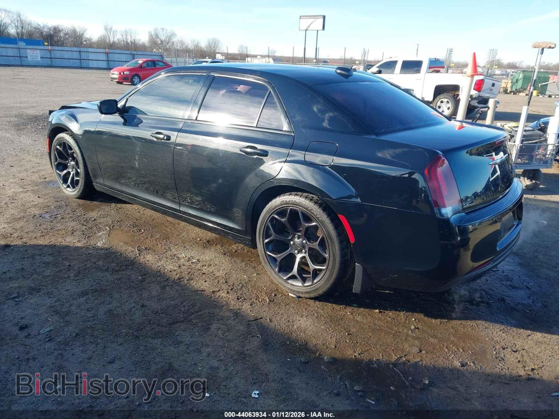 2019 CHRYSLER 300 - VIN: 2C3CCAAG3KH564962 - Фото 3