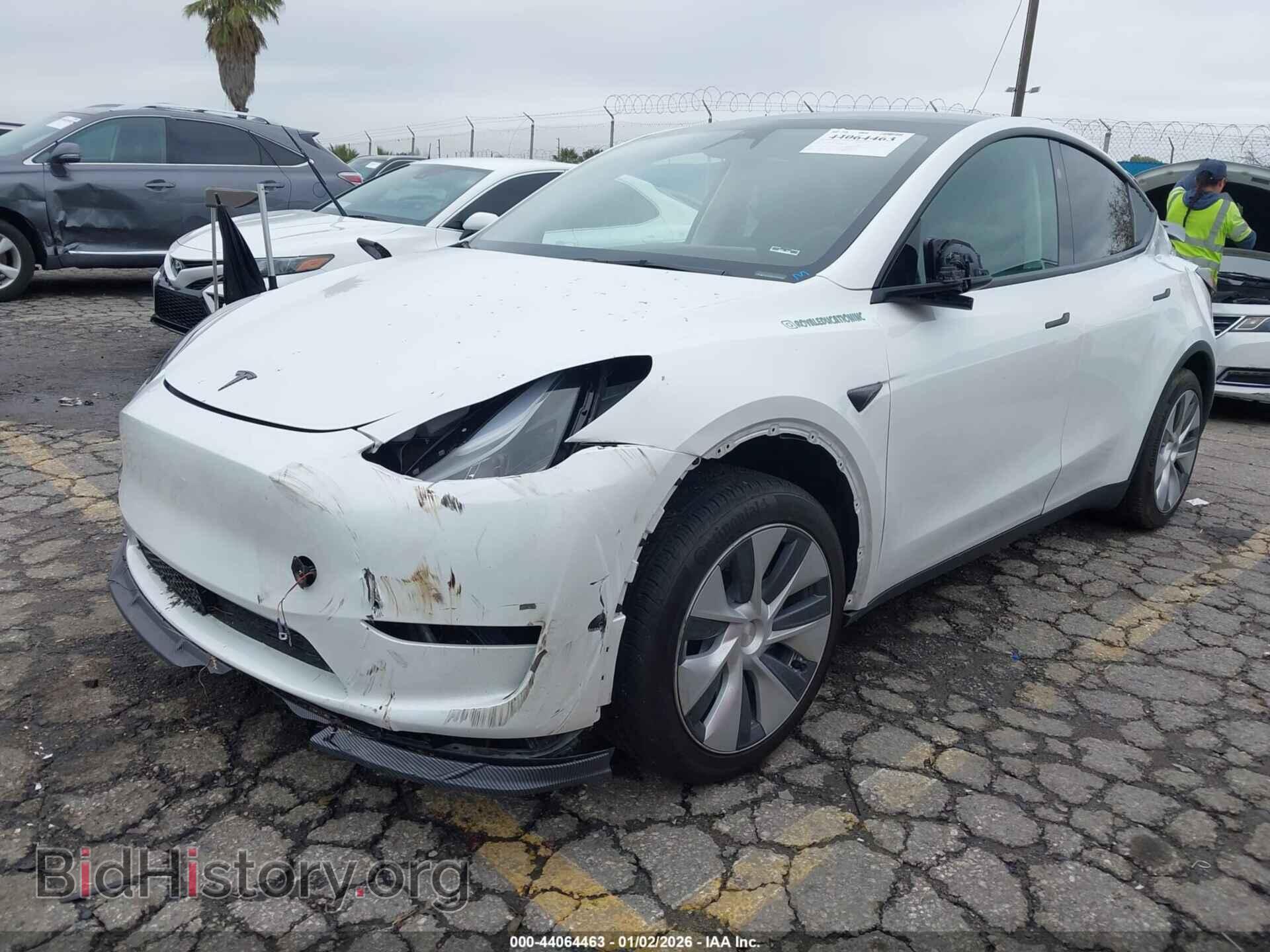 2024 TESLA MODEL Y - VIN: 7SAYGDED3RF087959 - Фото 2