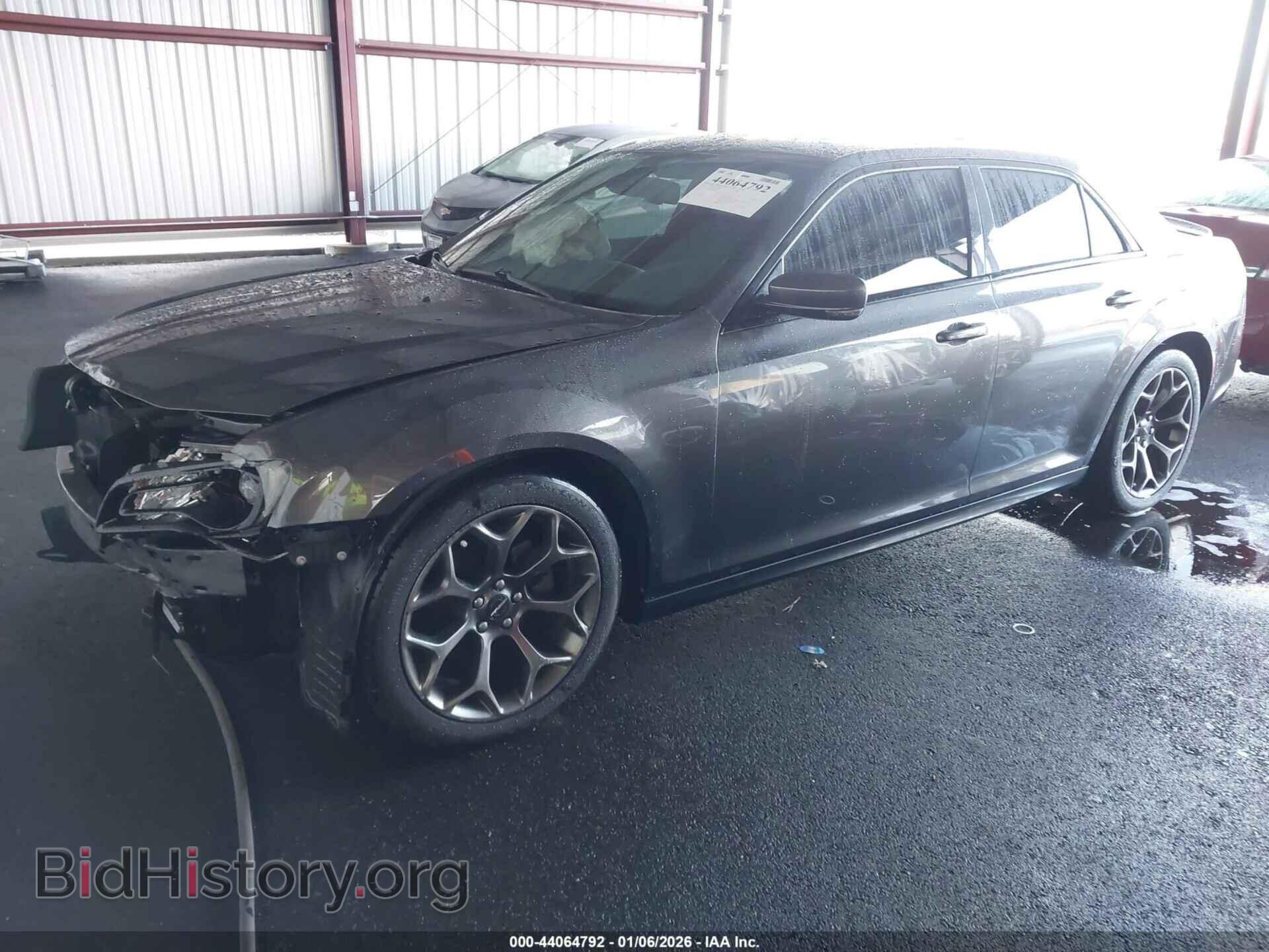 2018 CHRYSLER 300 - VIN: 2C3CCABG9JH266378 - Фото 2