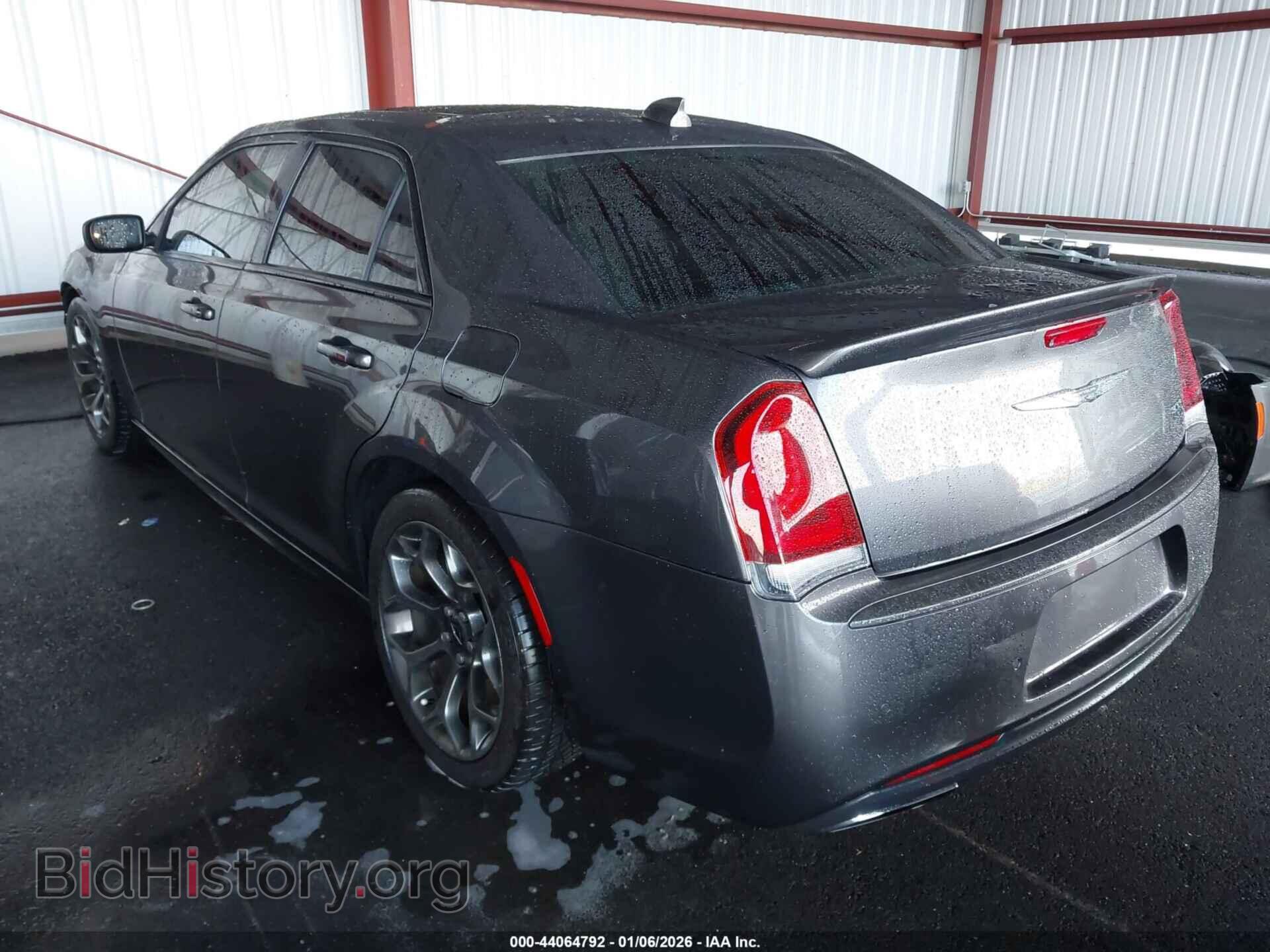 2018 CHRYSLER 300 - VIN: 2C3CCABG9JH266378 - Фото 3