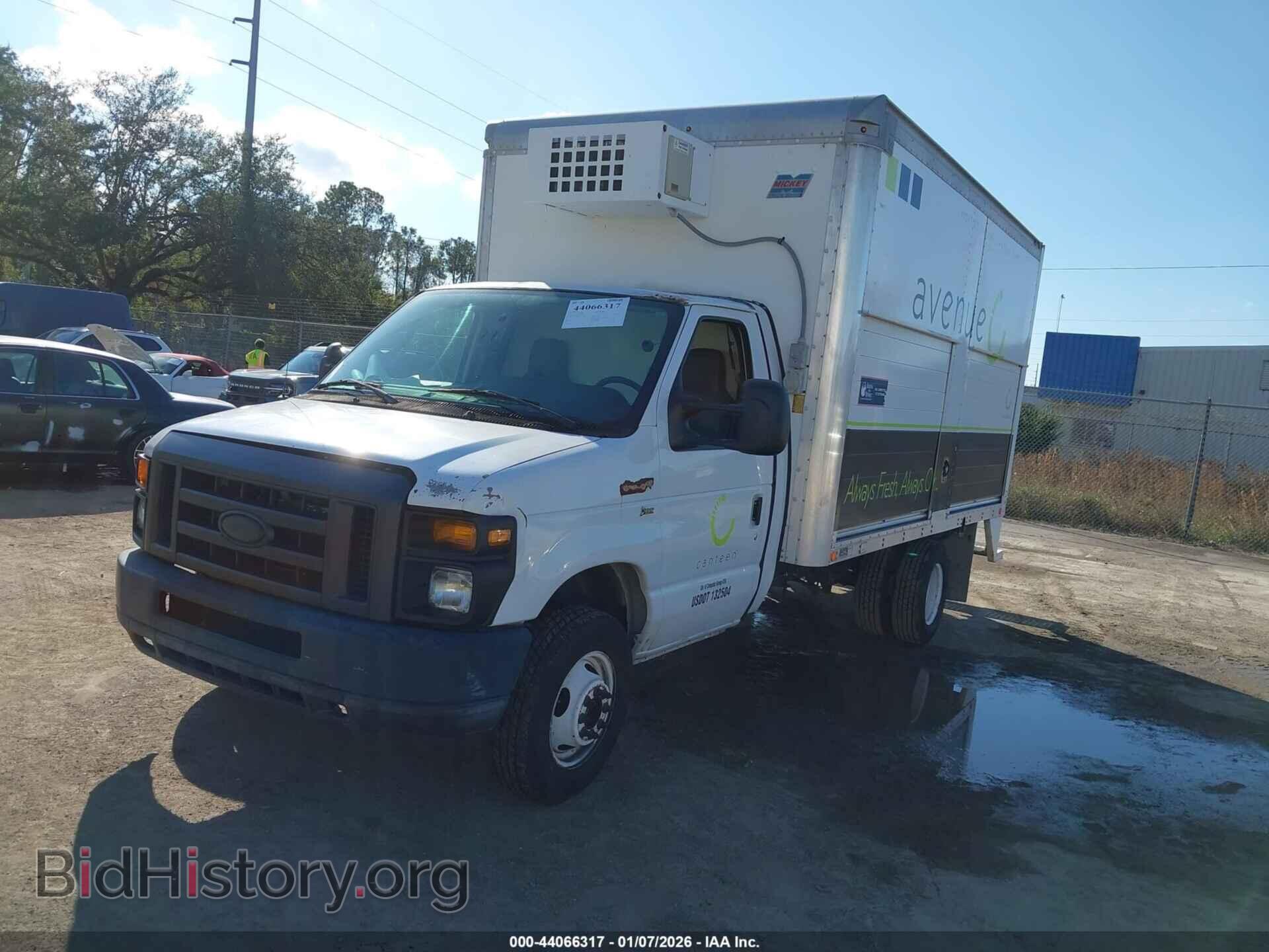 2014 FORD ECONOLINE - VIN: 1FDWE4FL3EDA82323 - Фото 2
