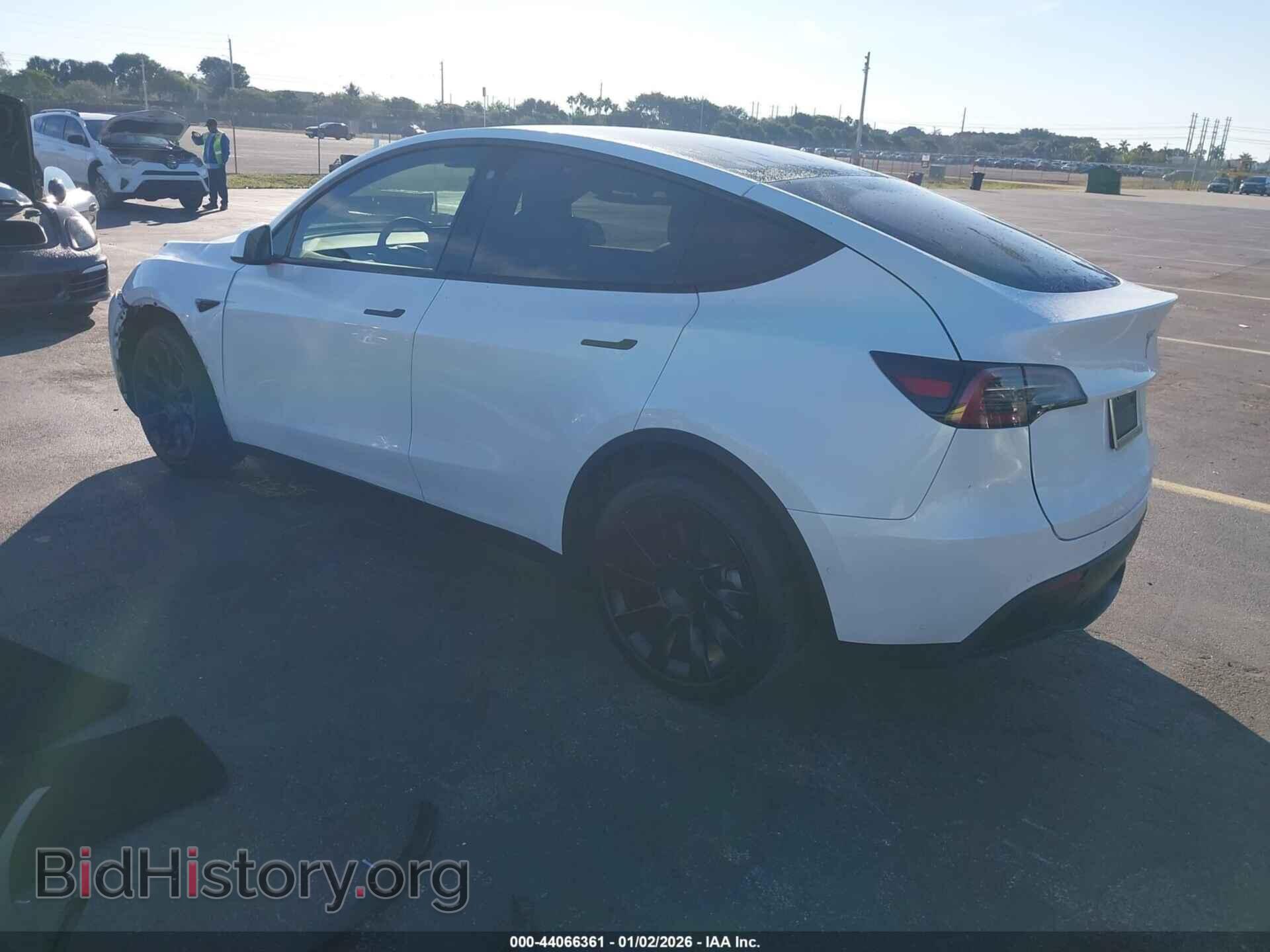 2022 TESLA MODEL Y - VIN: 7SAYGDEE9NF385502 - Фото 3
