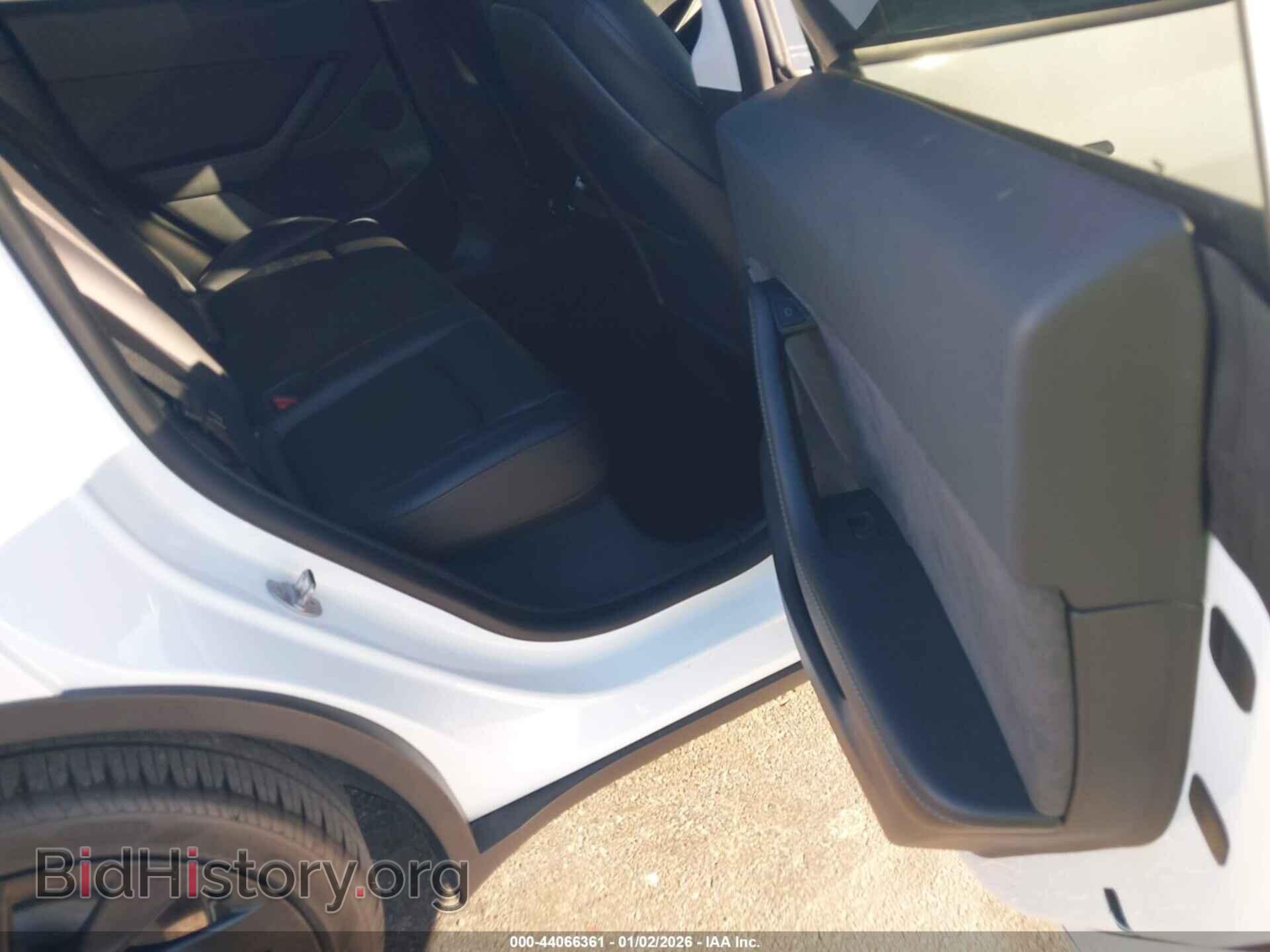 2022 TESLA MODEL Y - VIN: 7SAYGDEE9NF385502 - Фото 8