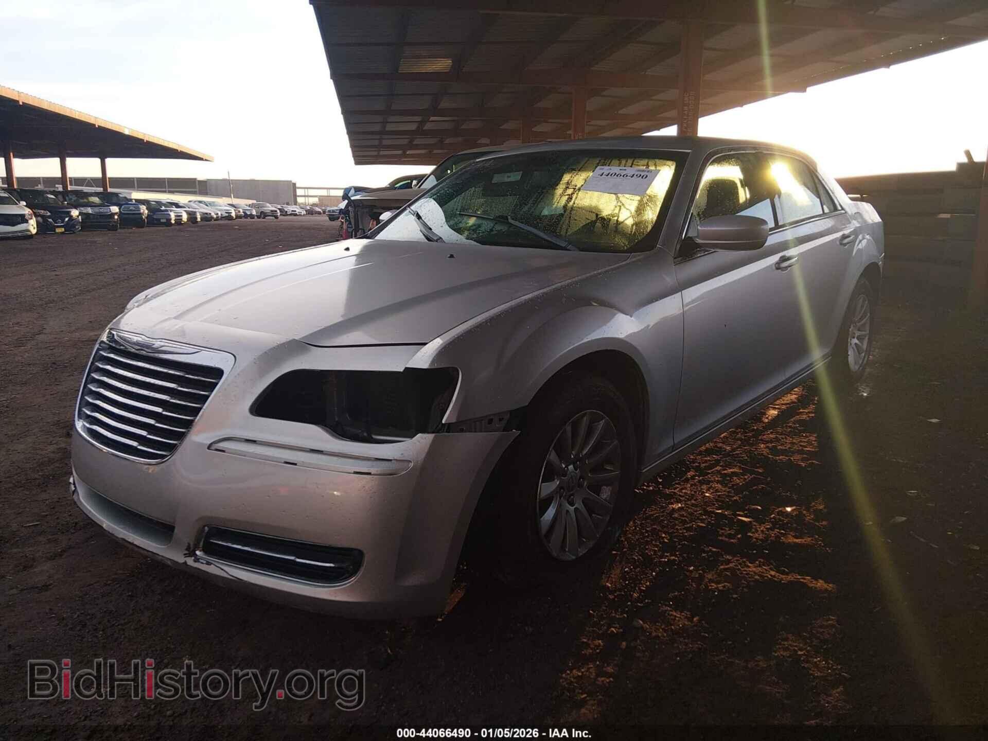 2012 CHRYSLER 300 - VIN: 2C3CCAAG7CH116550 - Photo 2