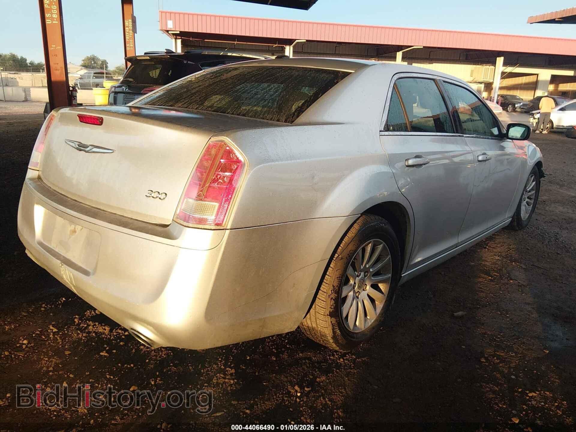 2012 CHRYSLER 300 - VIN: 2C3CCAAG7CH116550 - Photo 4