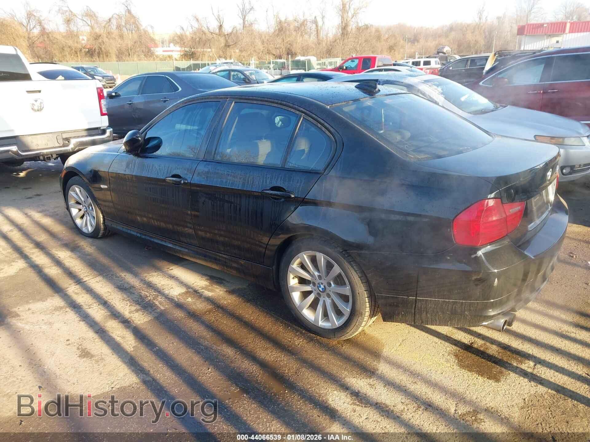 2011 BMW 328I - VIN: WBAPH7C53BE681751 - Фото 3