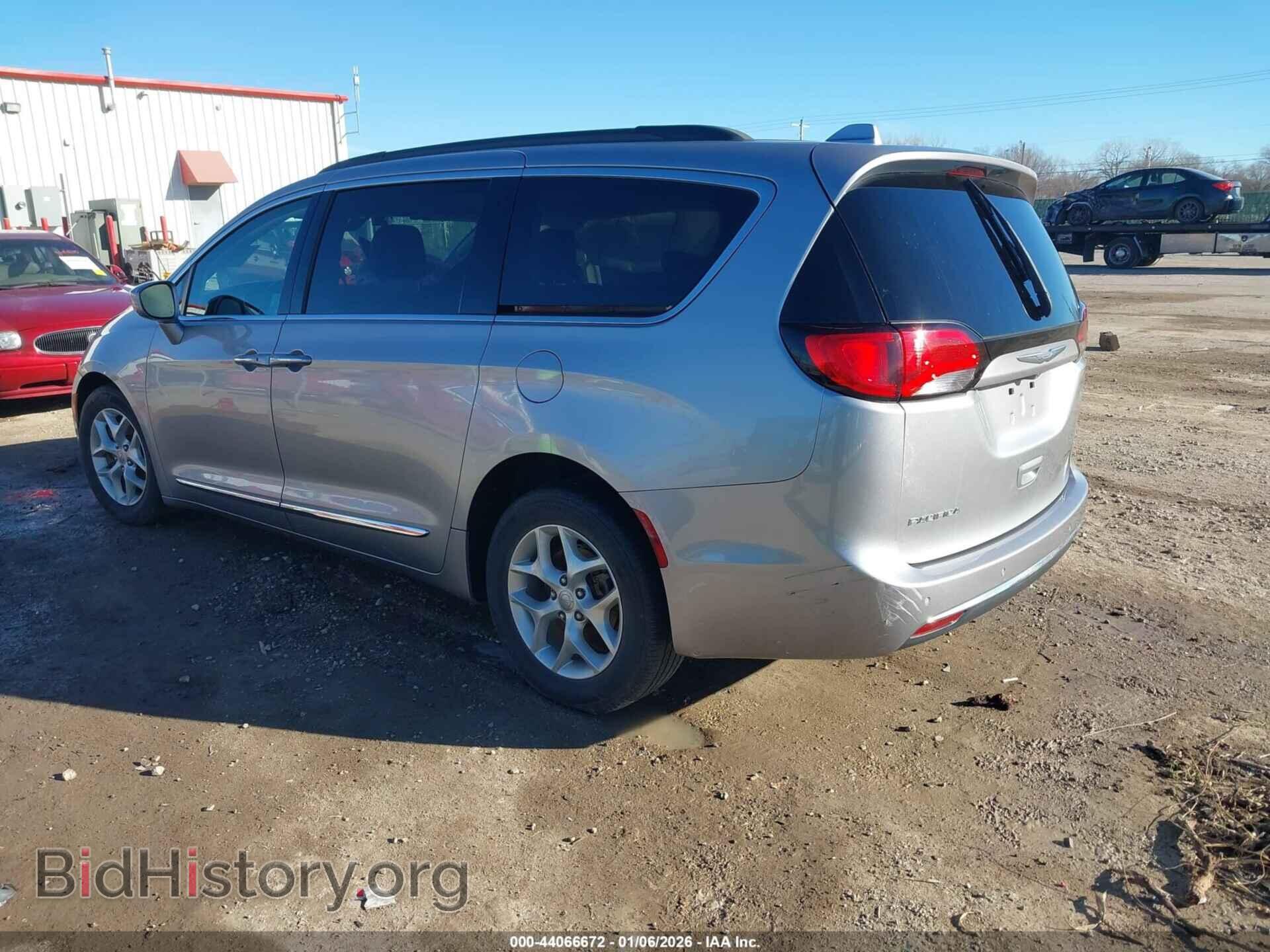 2017 CHRYSLER PACIFICA - VIN: 2C4RC1BG6HR795037 - Фото 3