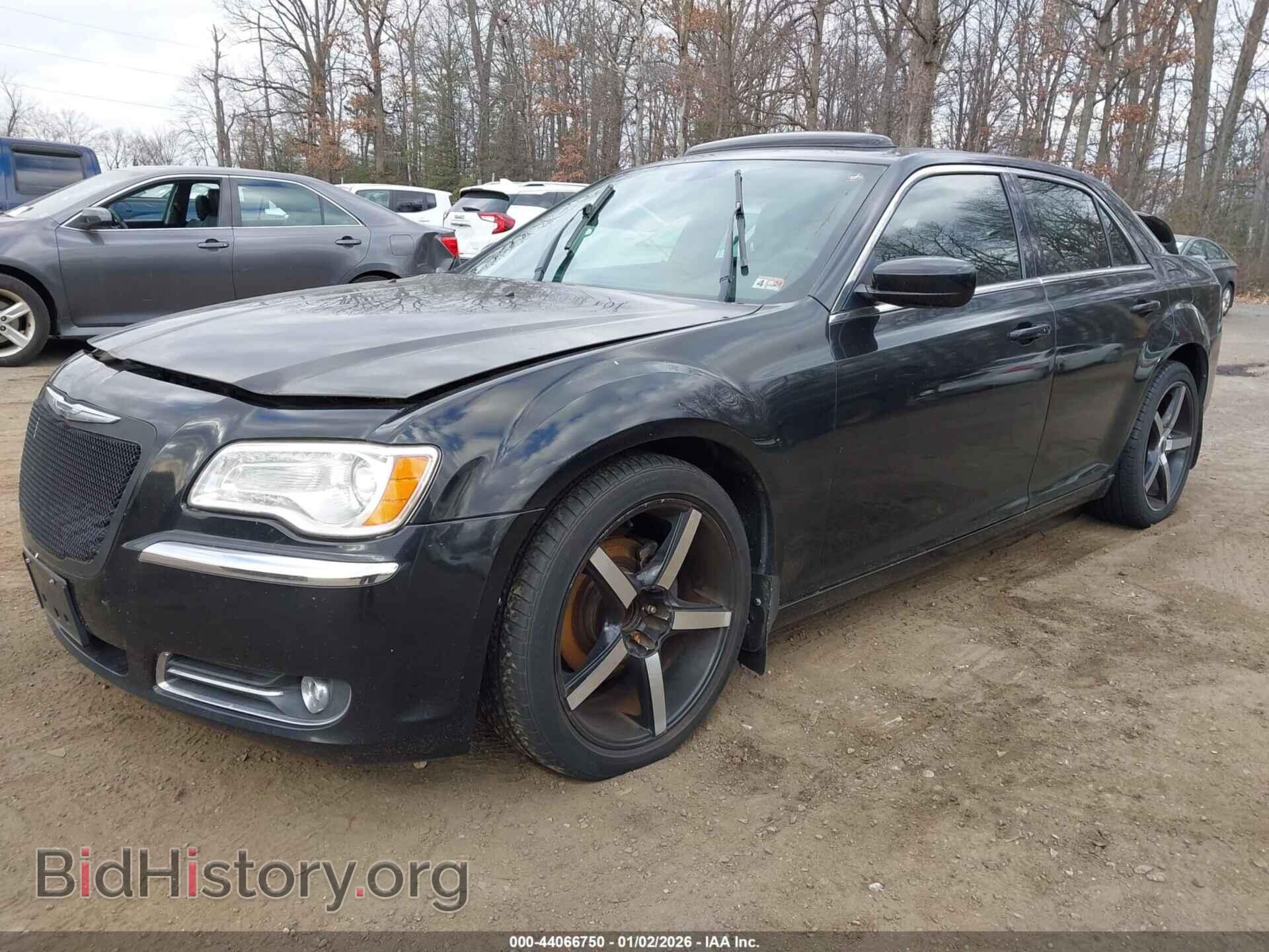 2013 CHRYSLER 300 - VIN: 2C3CCAAG0DH529041 - Фото 2