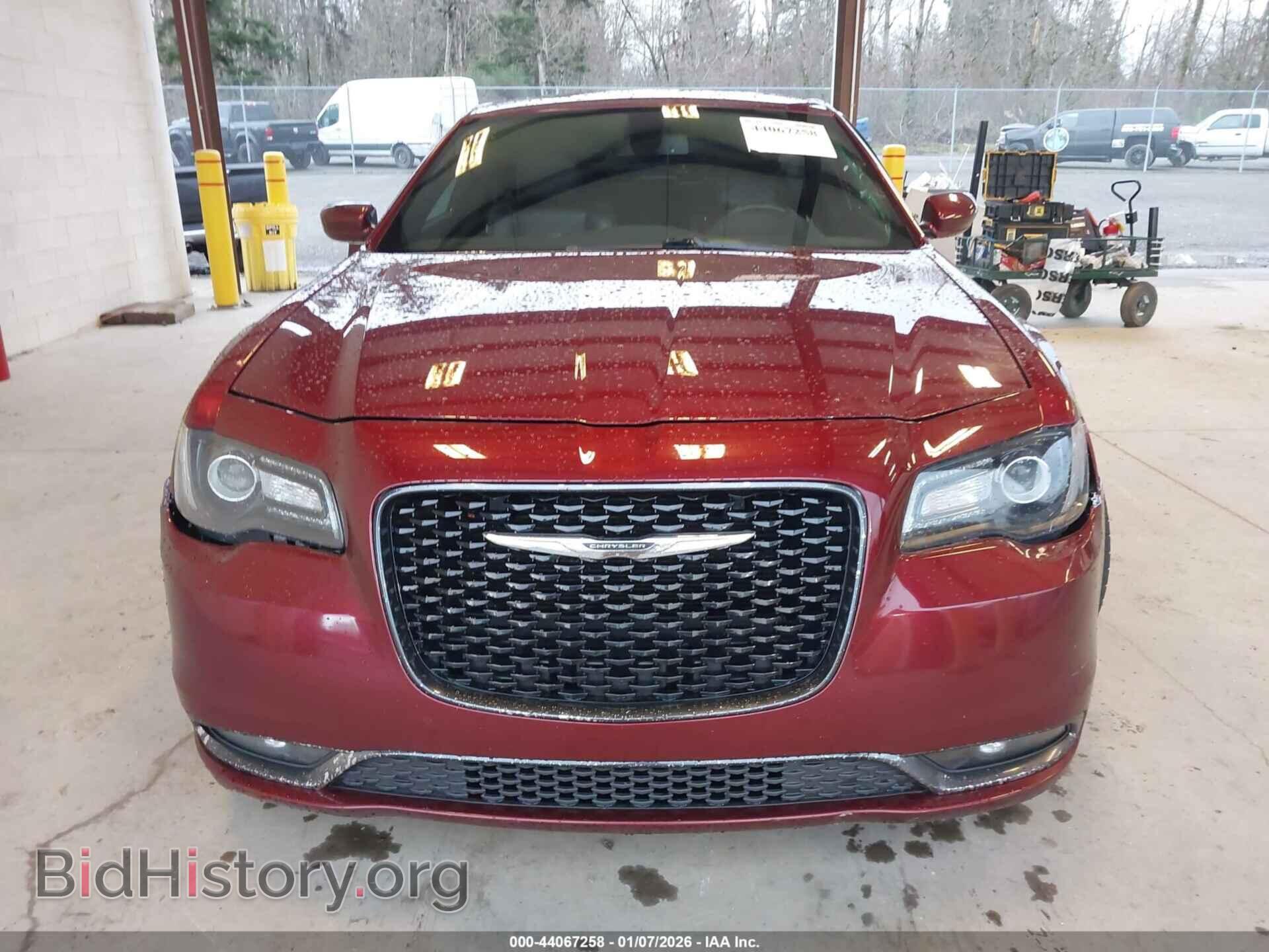 2018 CHRYSLER 300 - VIN: 2C3CCAGG8JH293600 - Фото 13