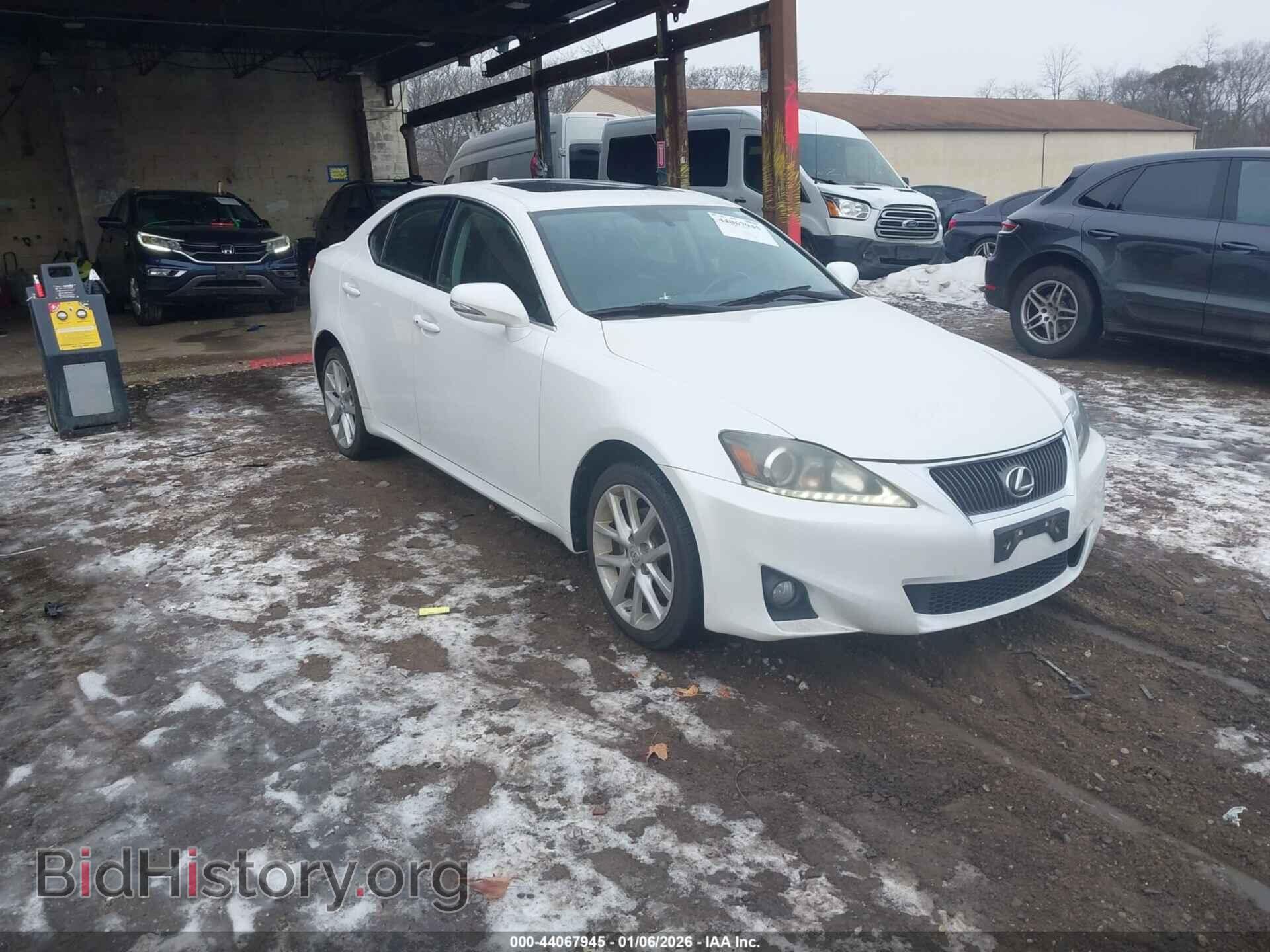 Фотография JTHCF5C21B5047628 - LEXUS IS 250 2011