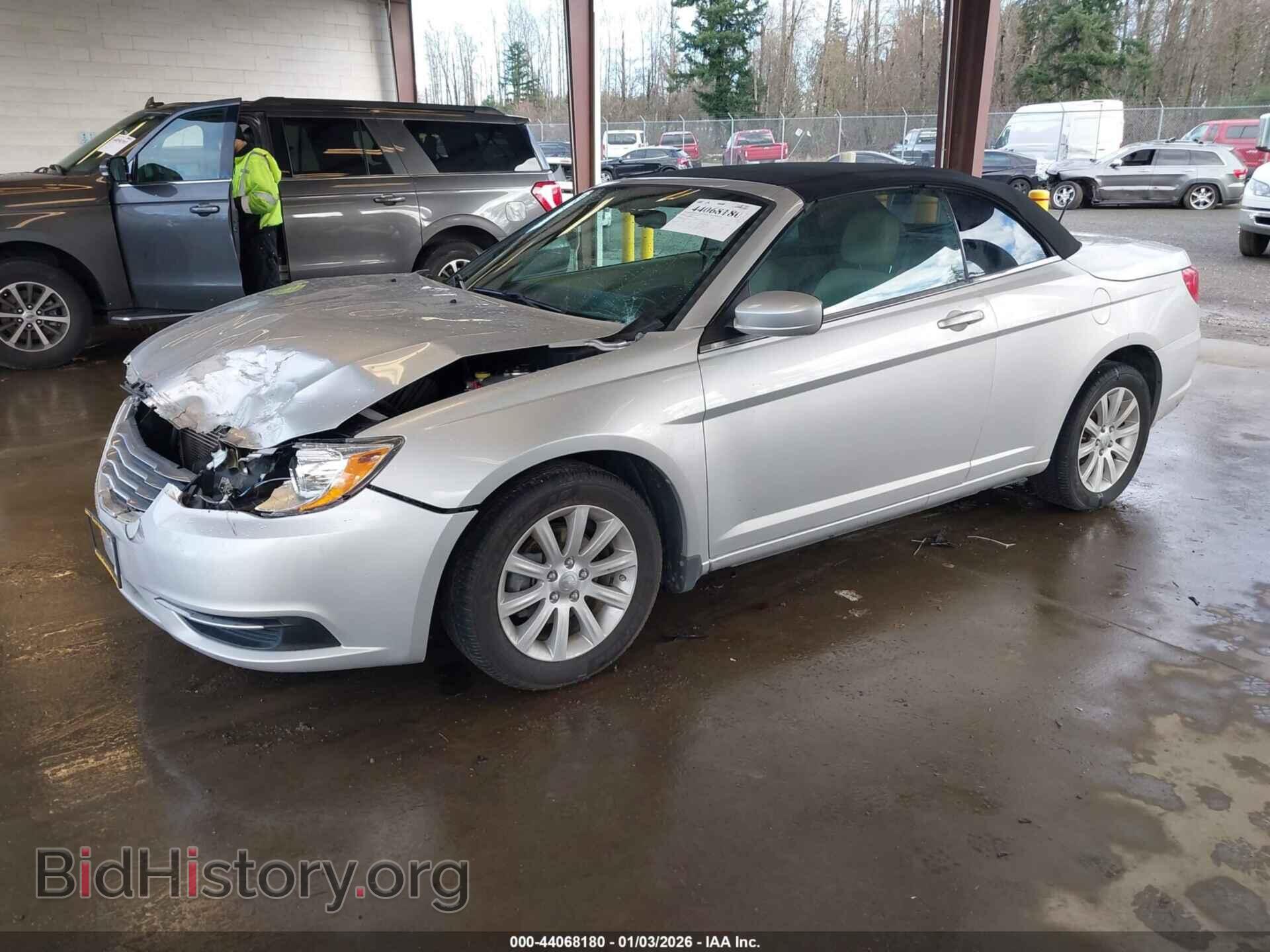2012 CHRYSLER 200 - VIN: 1C3BCBEB8CN116046 - Фото 2