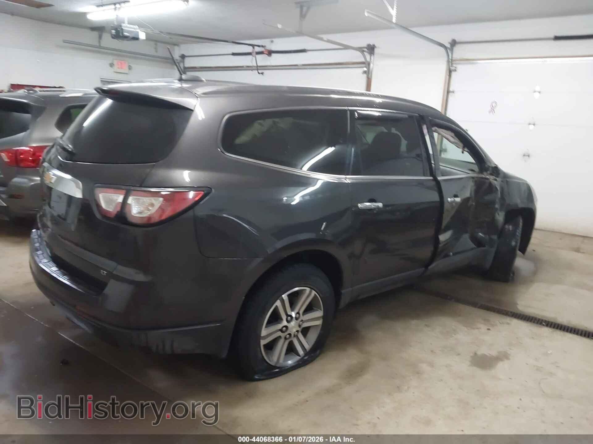 2017 CHEVROLET TRAVERSE - VIN: 1GNKVHKD6HJ279914 - Фото 4