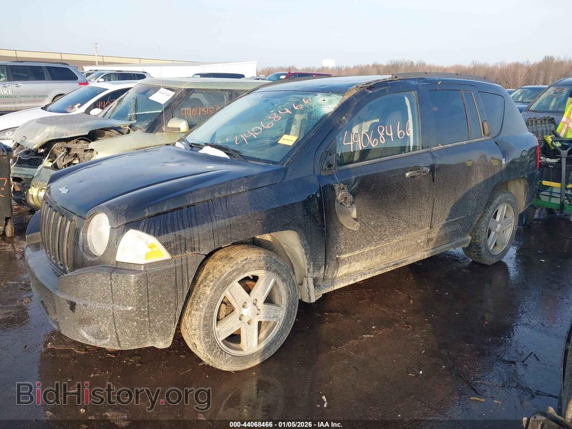 2010 JEEP COMPASS - VIN: 1J4NT4FA1AD600308 - Фото 2