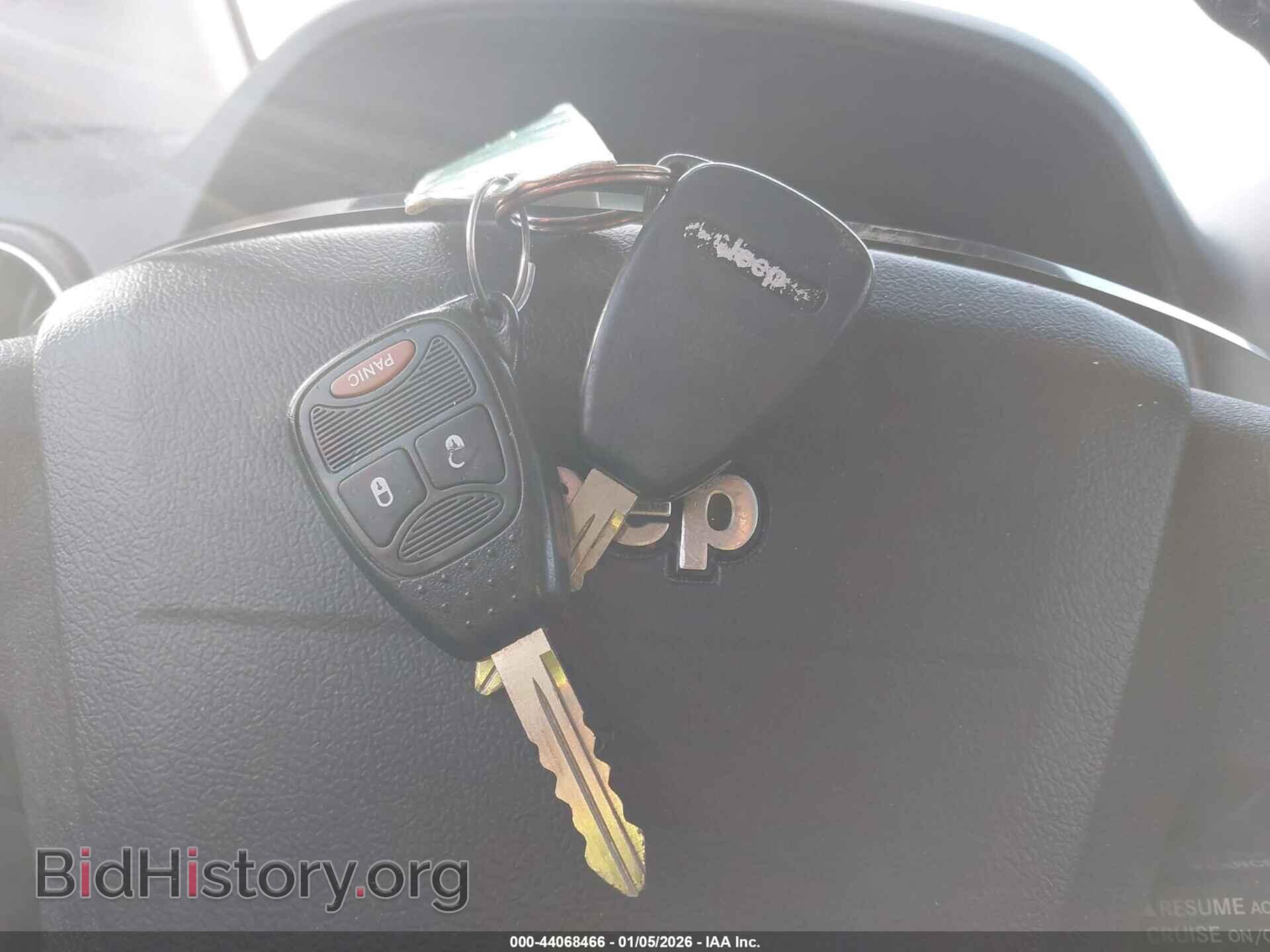 2010 JEEP COMPASS - VIN: 1J4NT4FA1AD600308 - Фото 11