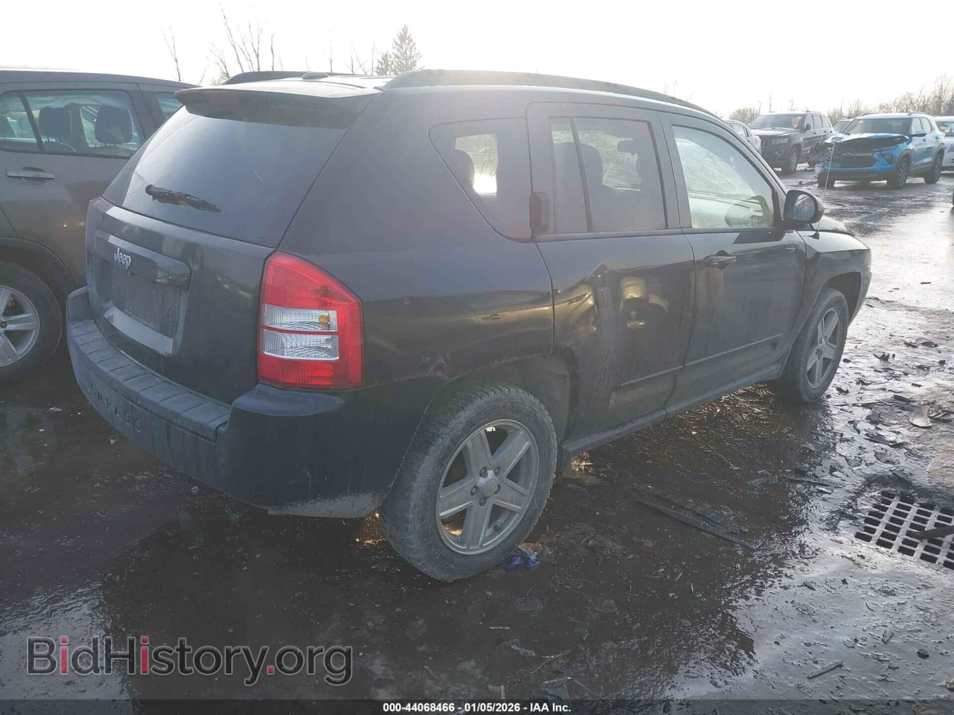 2010 JEEP COMPASS - VIN: 1J4NT4FA1AD600308 - Фото 4
