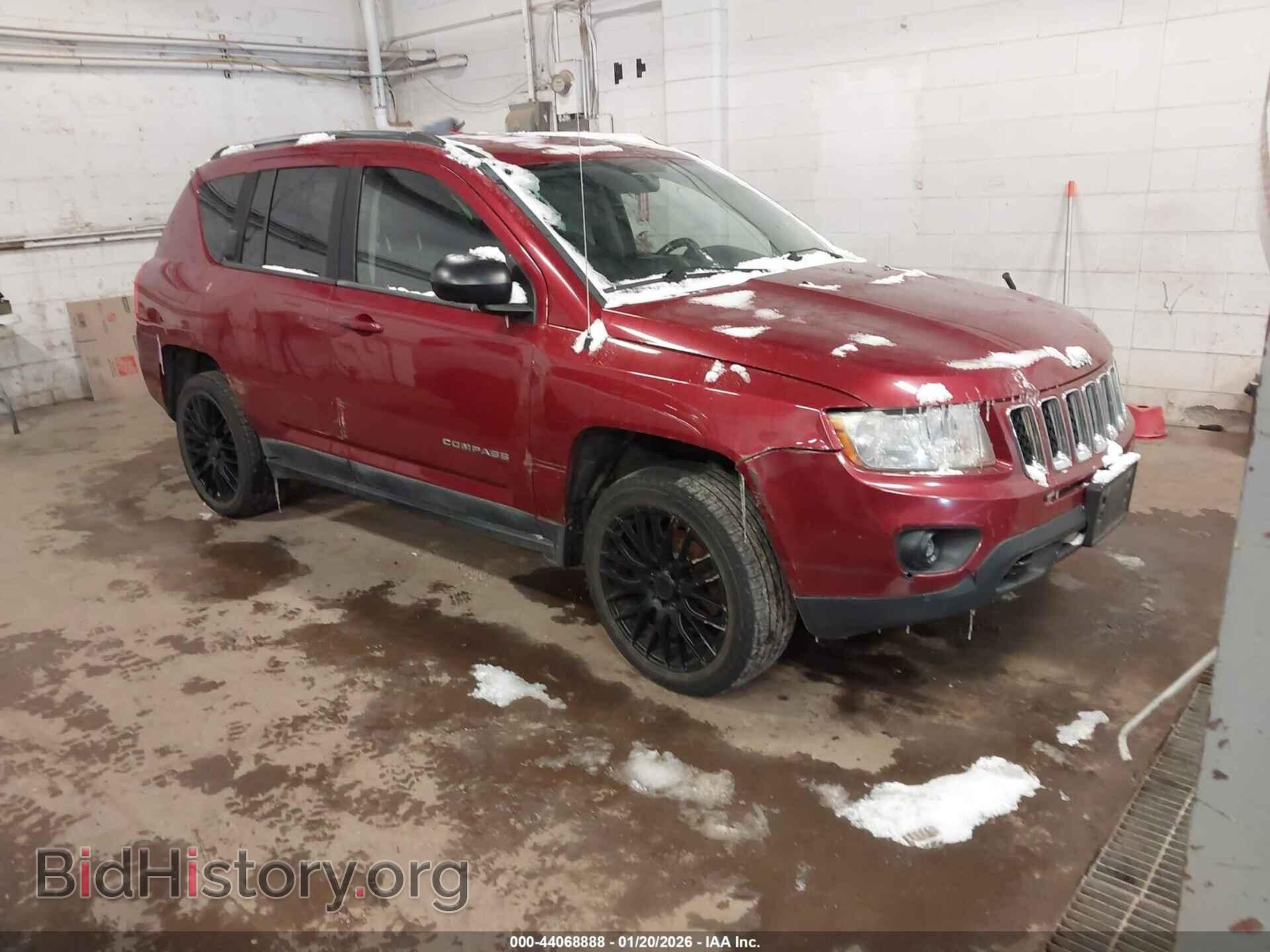 Photo 1J4NF1FBOBD154622 - JEEP COMPASS 2011