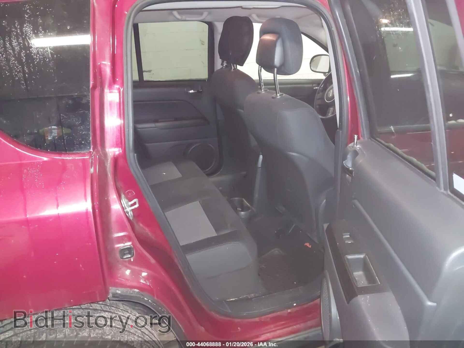 2011 JEEP COMPASS - VIN: 1J4NF1FBOBD154622 - Photo 8