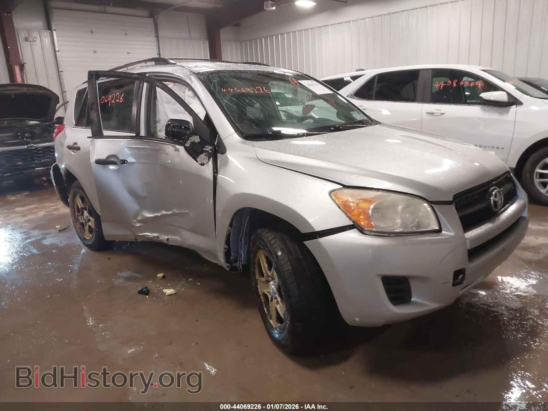 Фотография 2T3BF4DV1CW200907 - TOYOTA RAV4 2012