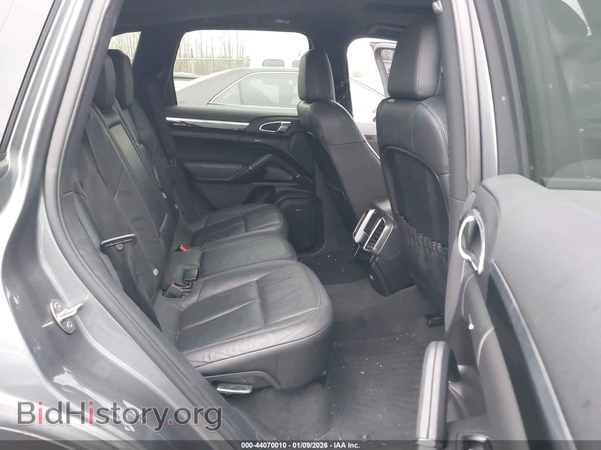 2011 PORSCHE CAYENNE - VIN: WP1AA2A22BLA00790 - Photo 8