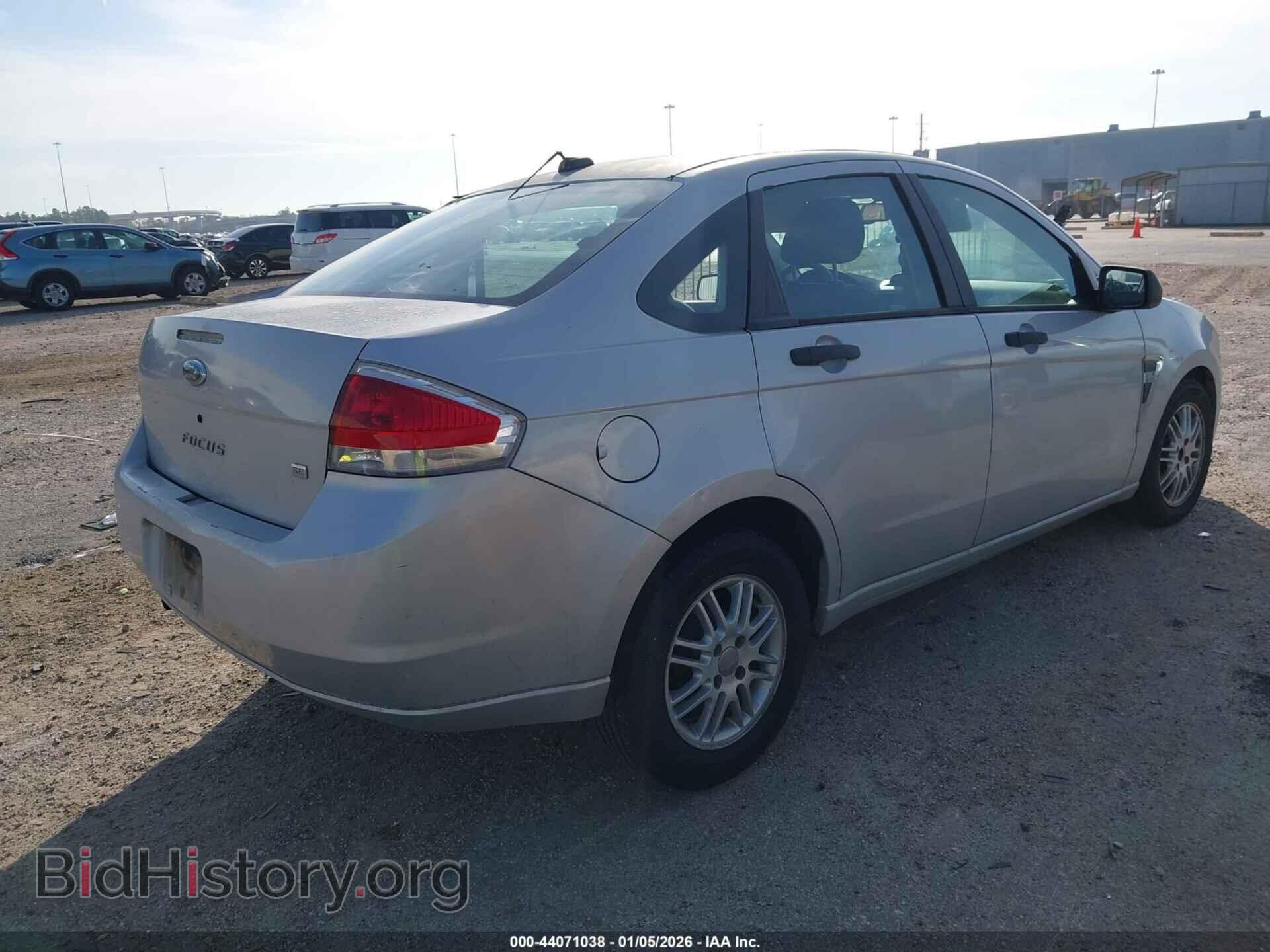 2008 FORD FOCUS - VIN: 1FAHP35N88W203494 - Фото 4