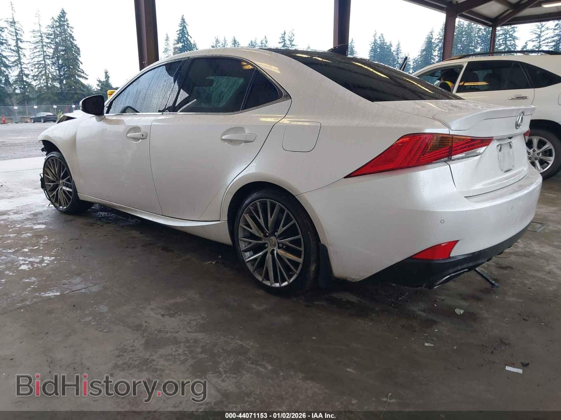 2017 LEXUS IS 200T - VIN: JTHBA1D22H5039399 - Фото 3