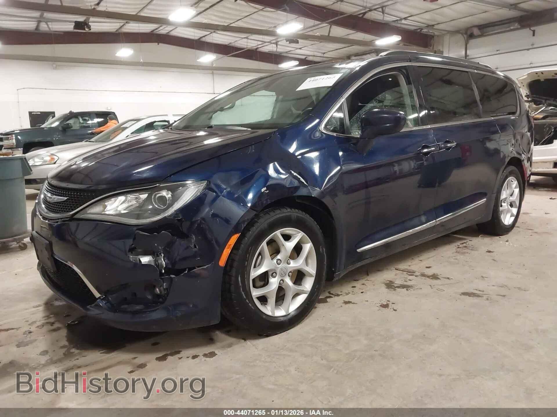 2017 CHRYSLER PACIFICA - VIN: 2C4RC1BGXHR756726 - Фото 2