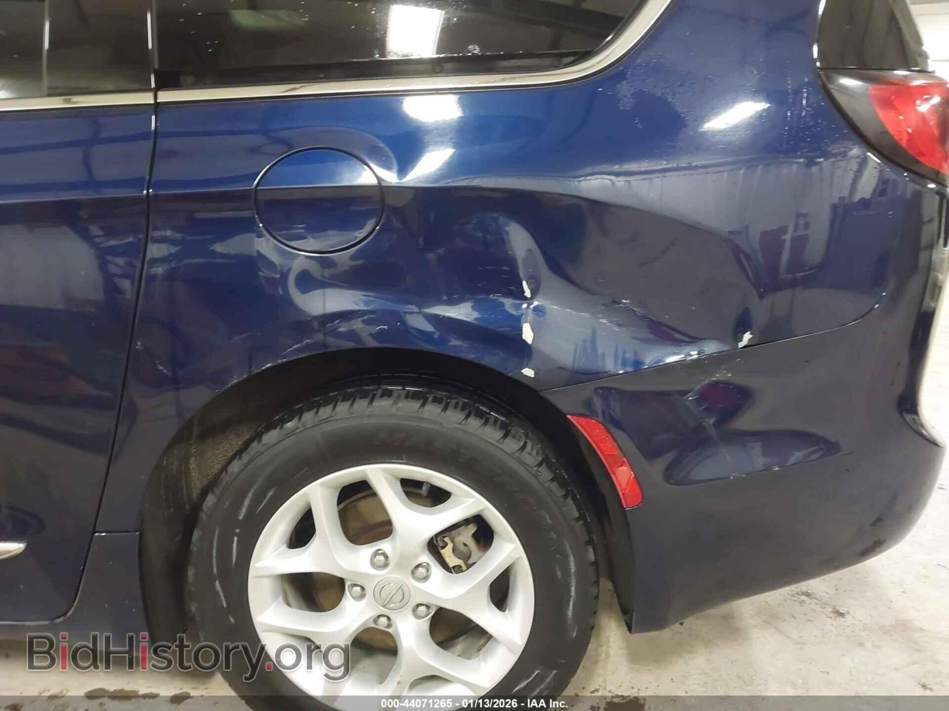 2017 CHRYSLER PACIFICA - VIN: 2C4RC1BGXHR756726 - Фото 18