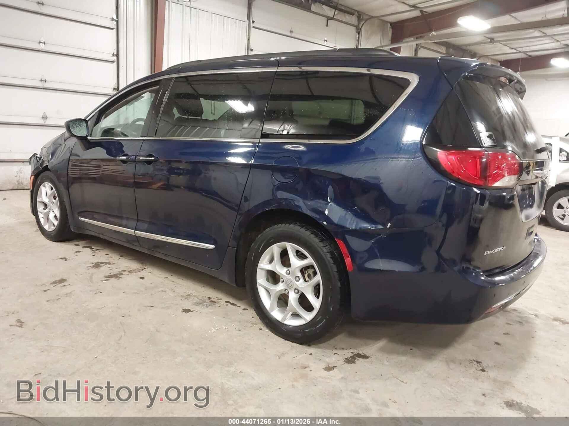 2017 CHRYSLER PACIFICA - VIN: 2C4RC1BGXHR756726 - Фото 3