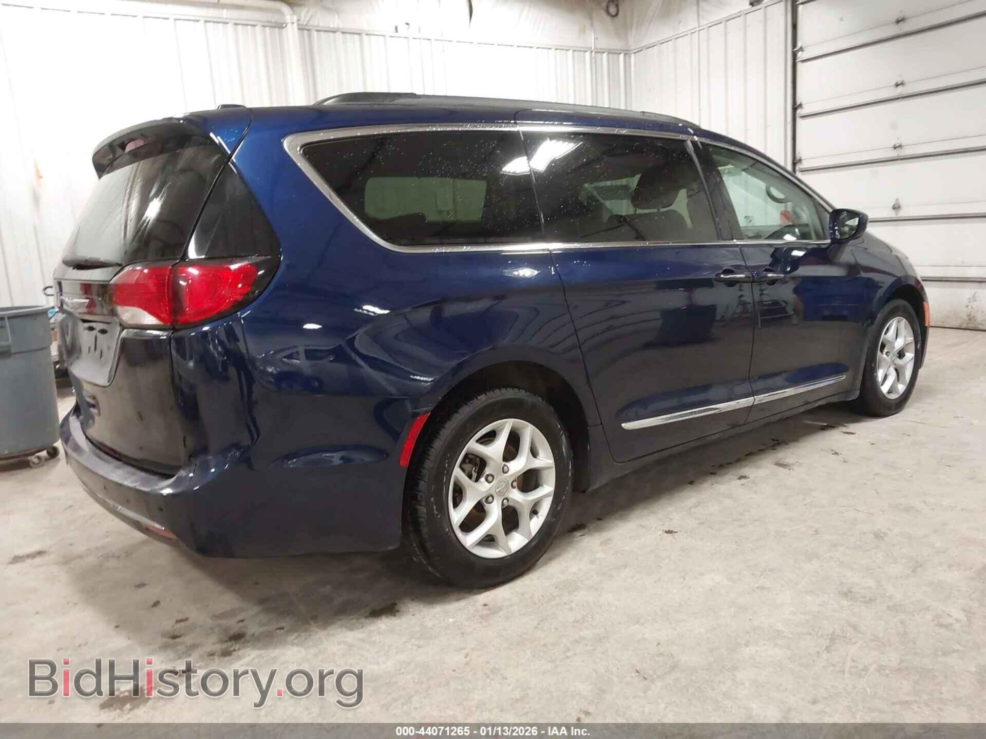 2017 CHRYSLER PACIFICA - VIN: 2C4RC1BGXHR756726 - Фото 4