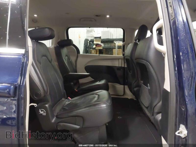 2017 Chrysler PACIFICA (VIN 2C4RC1BGXHR756726) — фото 8 из 19