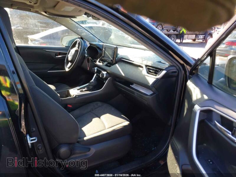 2021 Toyota RAV4 (VIN JTMP1RFV9MD532381) — photo 5 of 16