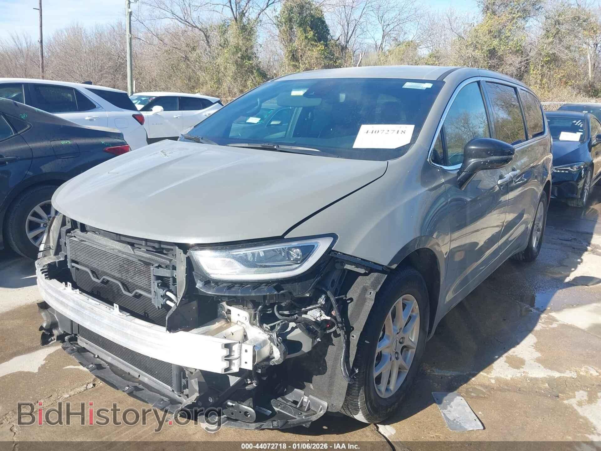 2025 CHRYSLER PACIFICA - VIN: 2C4RC1BG2SR556009 - Photo 2