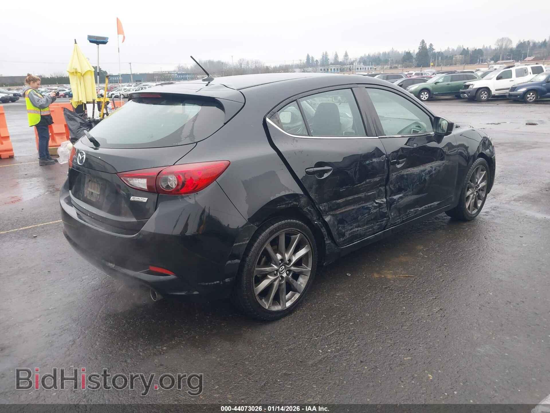 2018 MAZDA MAZDA3 - VIN: 3MZBN1L32JM257727 - Фото 4
