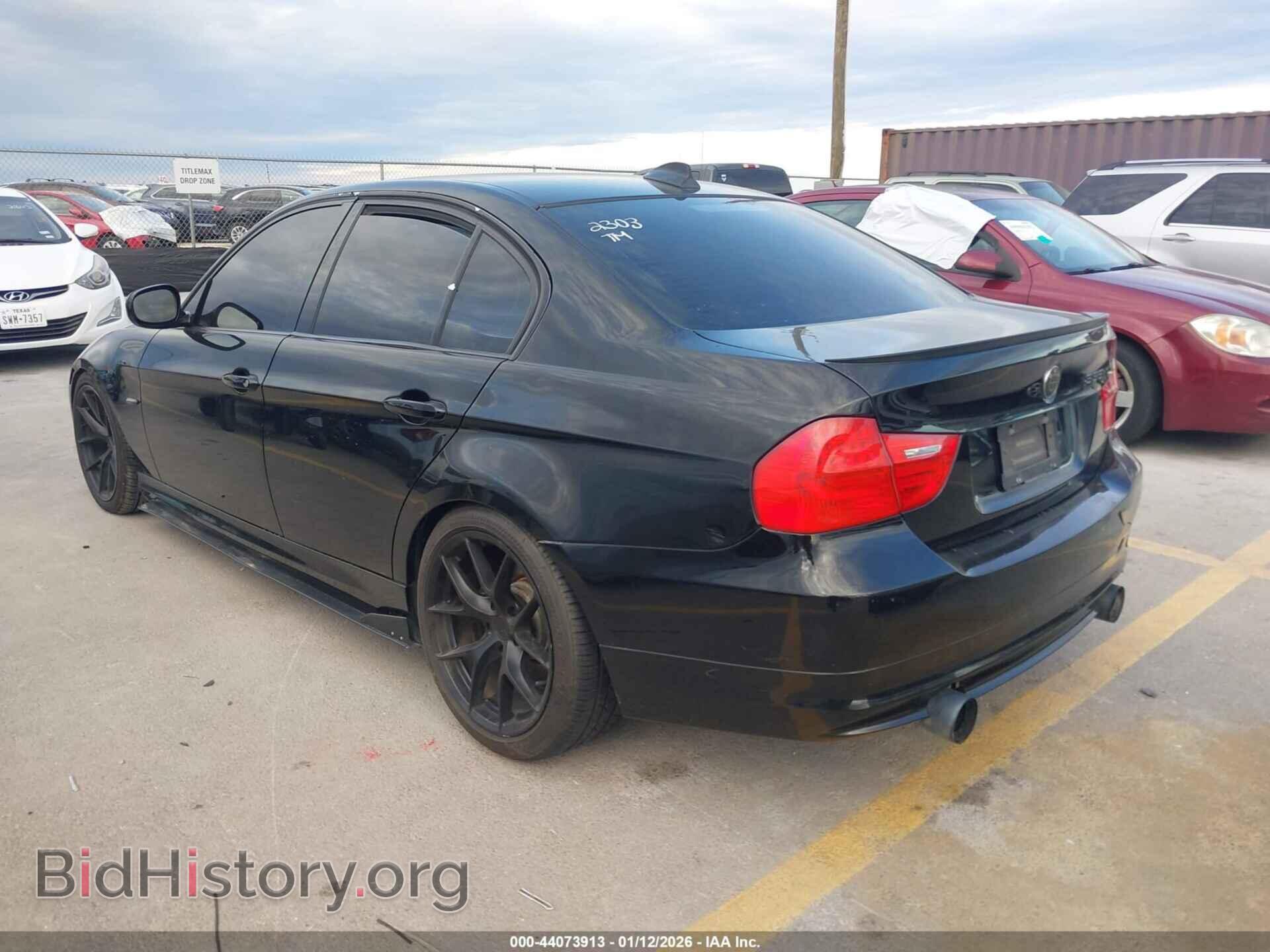 2011 BMW 335I - VIN: WBAPL5C54BA742308 - Фото 3