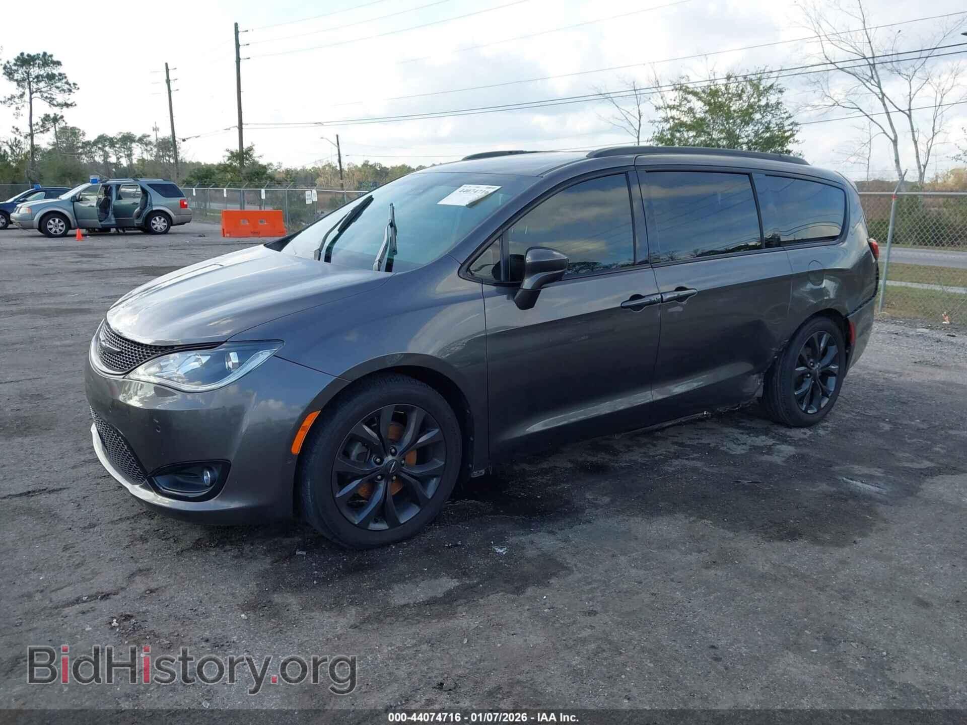 2019 CHRYSLER PACIFICA - VIN: 2C4RC1EG4KR507888 - Photo 2